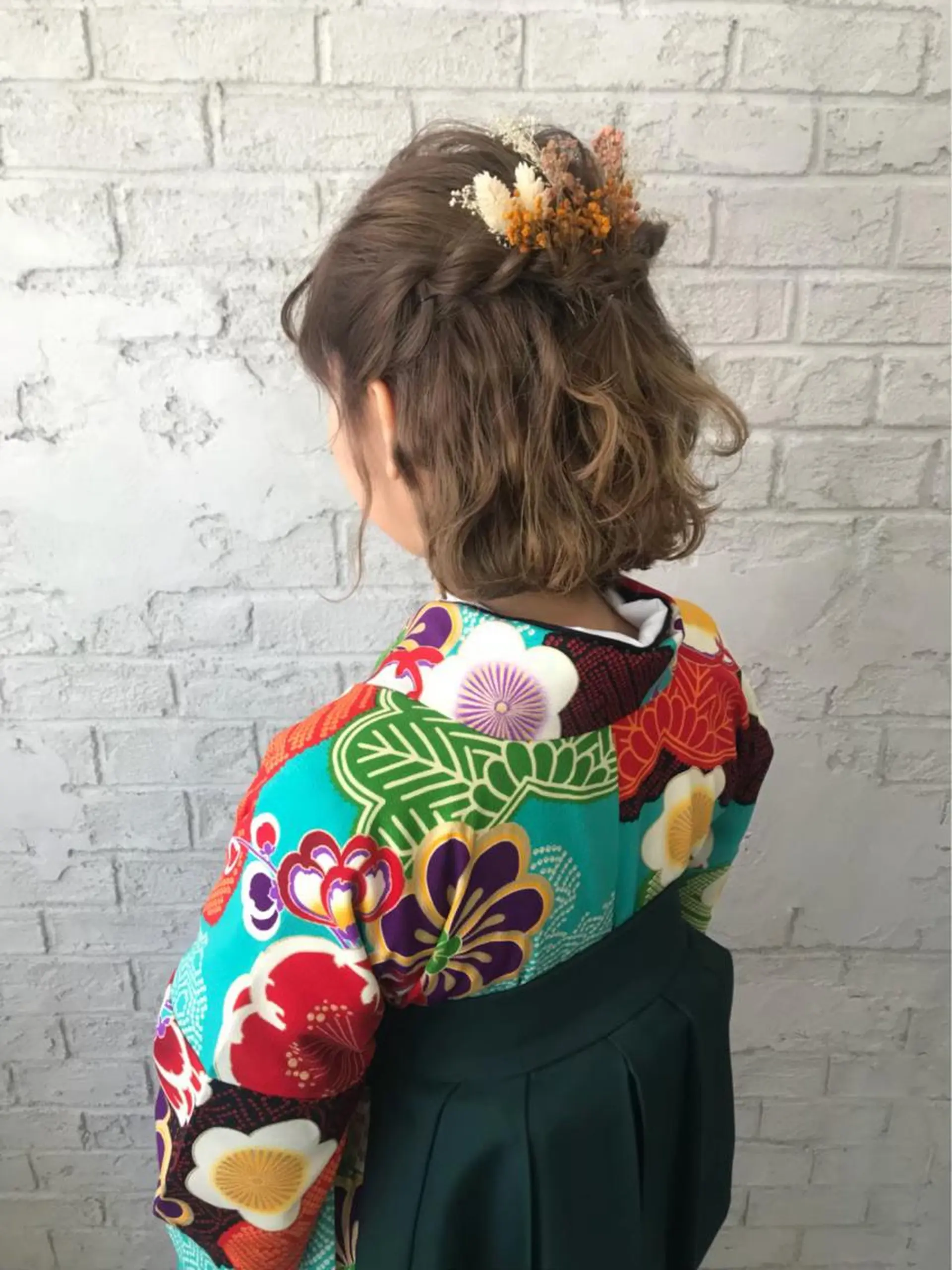 ミディアム カラー オリーブ/アッシュ やわらか透明感カラーのヘアスタイル