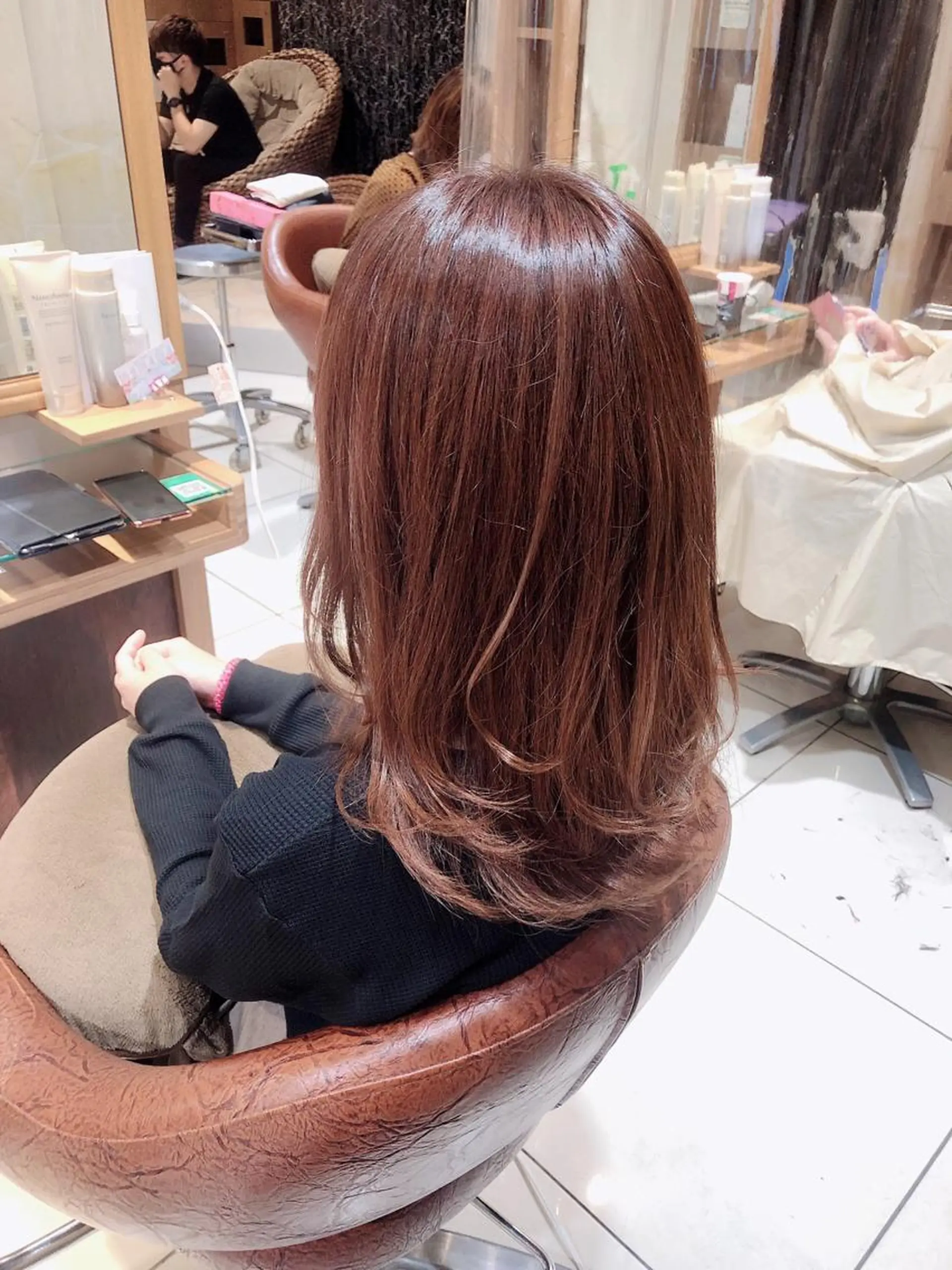 セミロング カラー ピンクカラー レイヤーカット 【ディレクター 🧸🤍田澤　唯那】のヘアスタイル