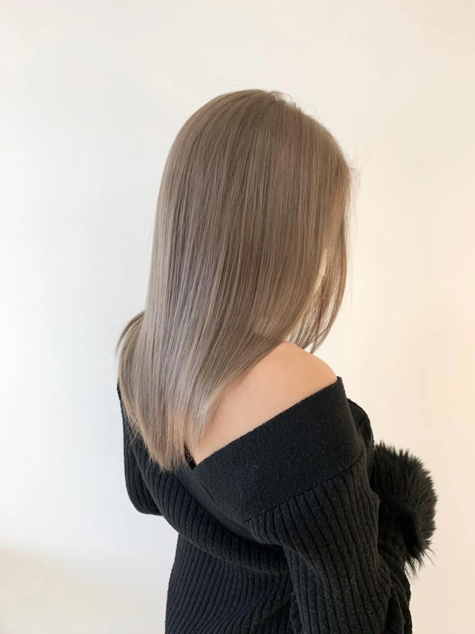 セミロング カラー グレージュ ミルクティーグレージュ ヘアカラー トリートメント ヘッドスパ Akua【代表】 Kazumaのヘアスタイル