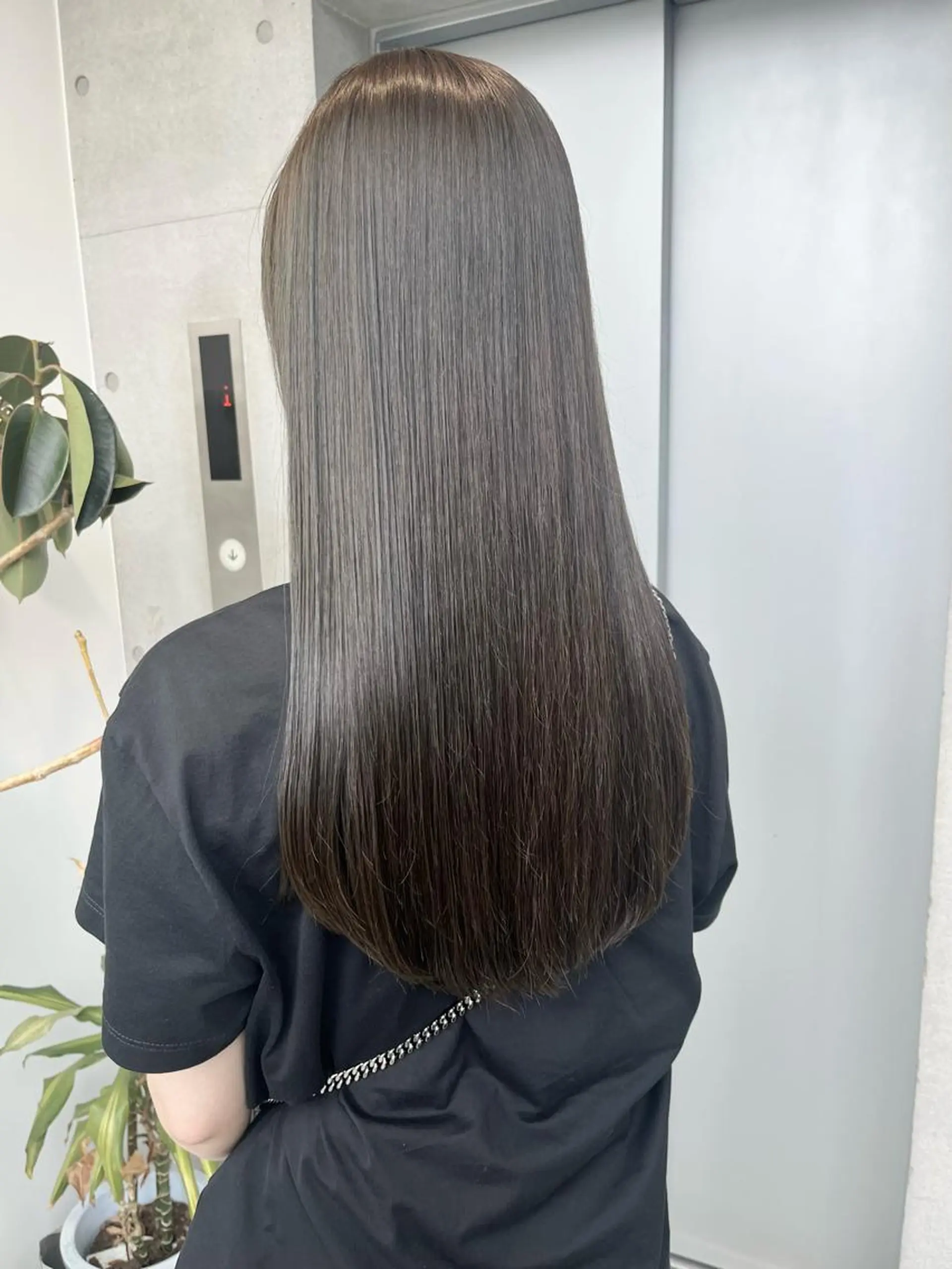 ロング カラー パーマ ヘアアレンジ ヘアカラー トリートメント 透明感/オリーブ/ グレージュ/YUKAのヘアスタイル