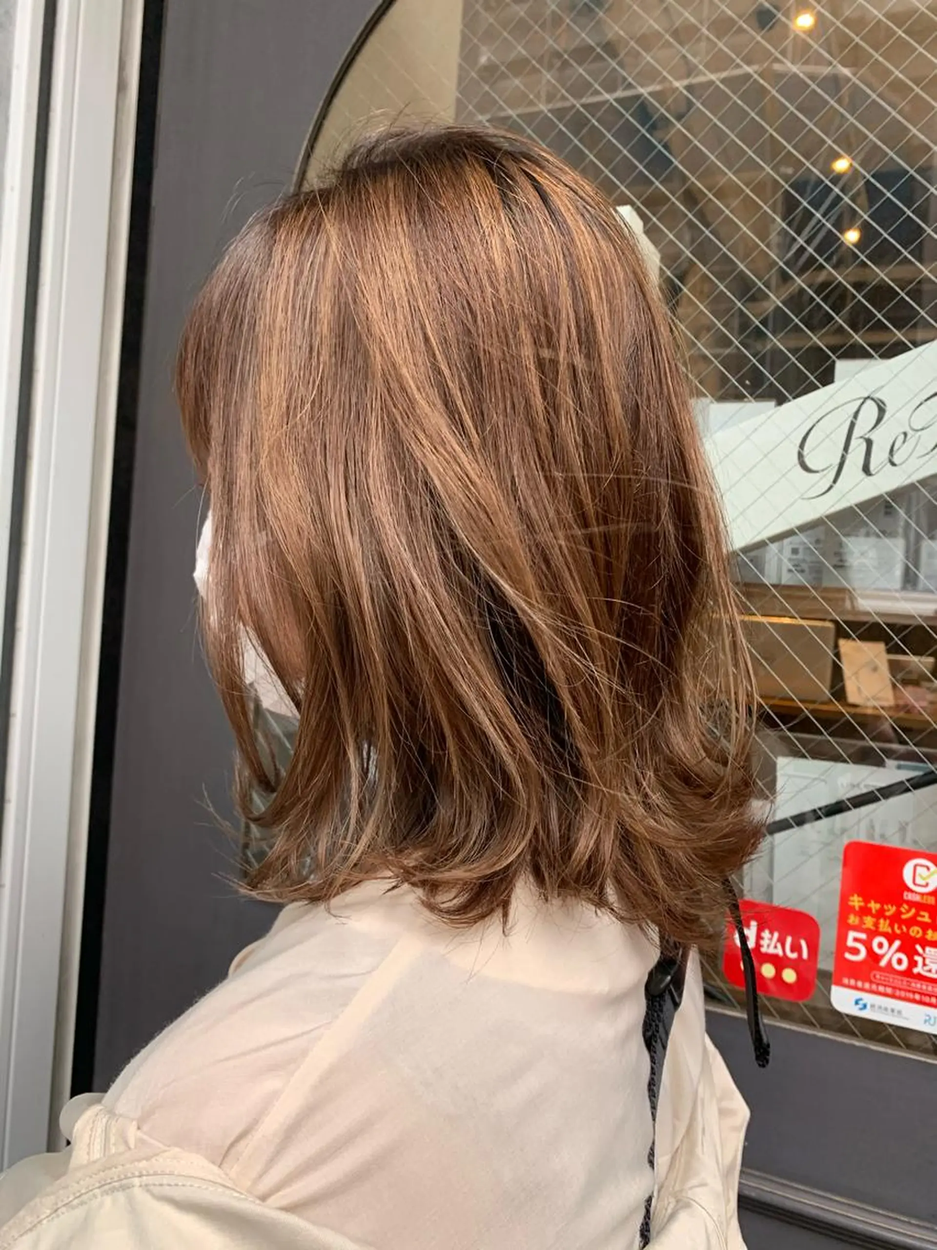 ミディアム CHIC 岩下真衣のヘアスタイル