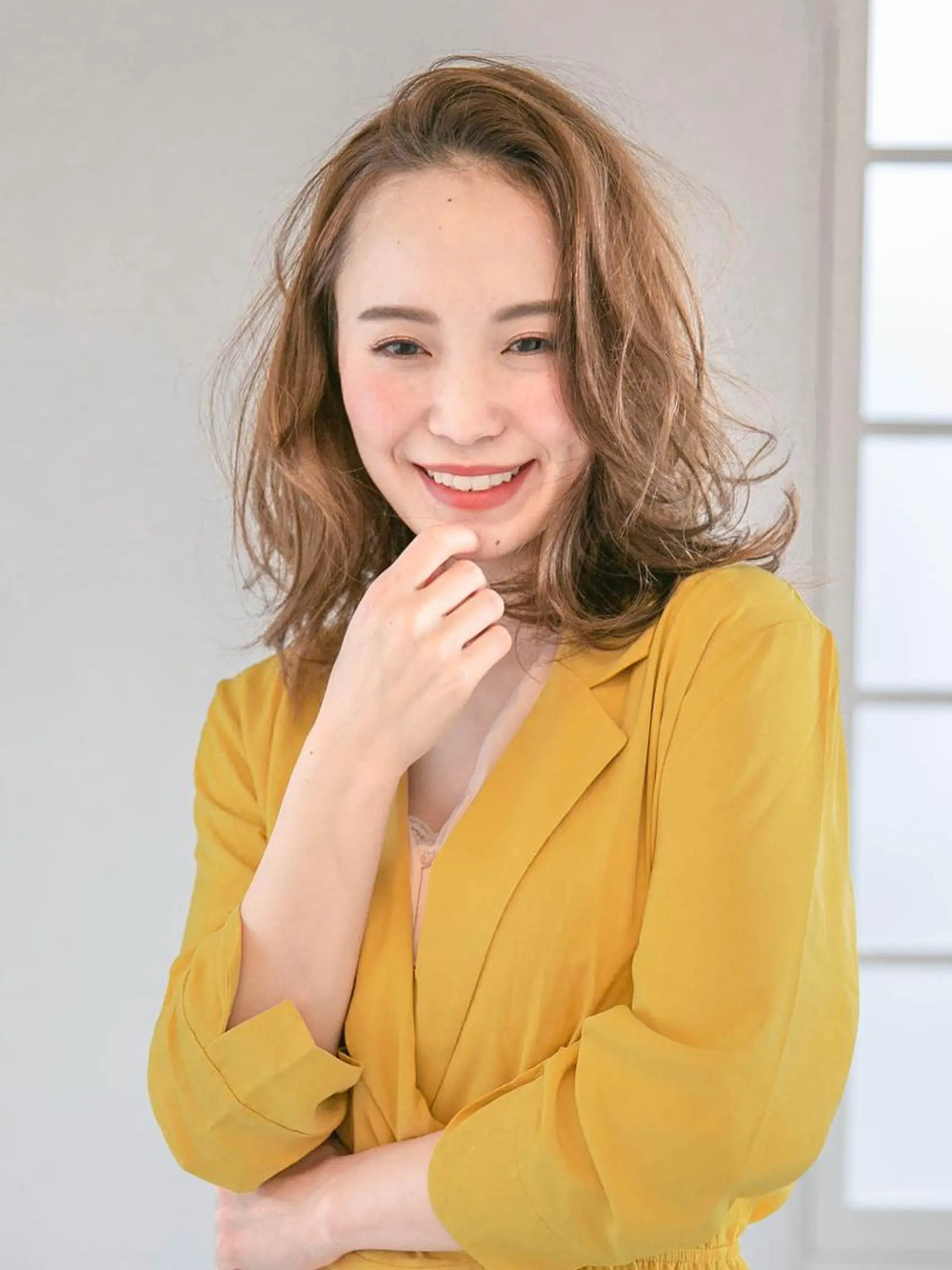 ミディアム カラー 戸村 世奈のヘアスタイル