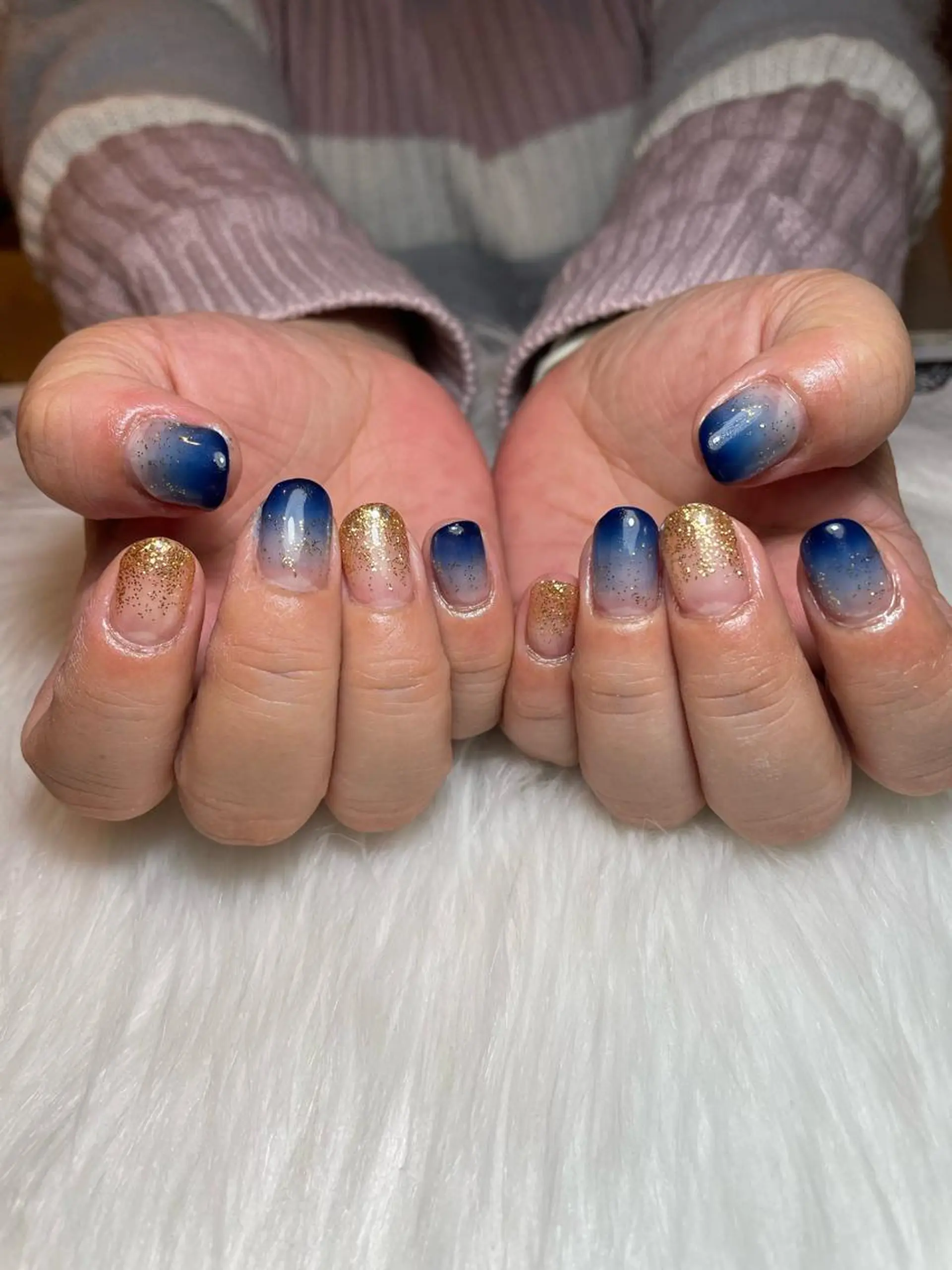 ネイル グラデーション 大袋駅東口徒歩2分 alivioのネイルデザイン