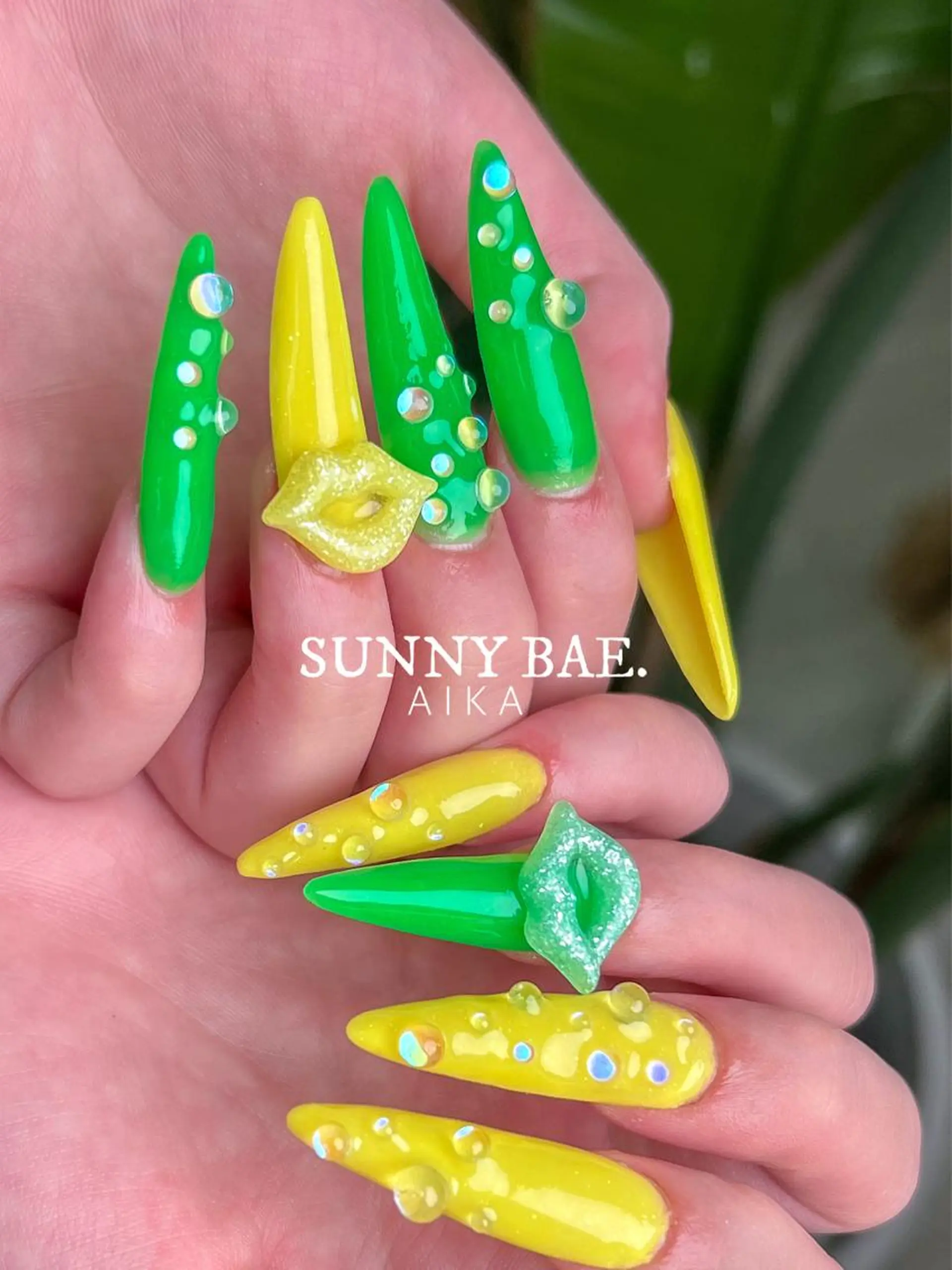 ロング ネイル ロング アートネイル ジェルネイル キラキラネイル ロングネイル SUNNY BAE.所属・Made By AIKAのネイルデザイン