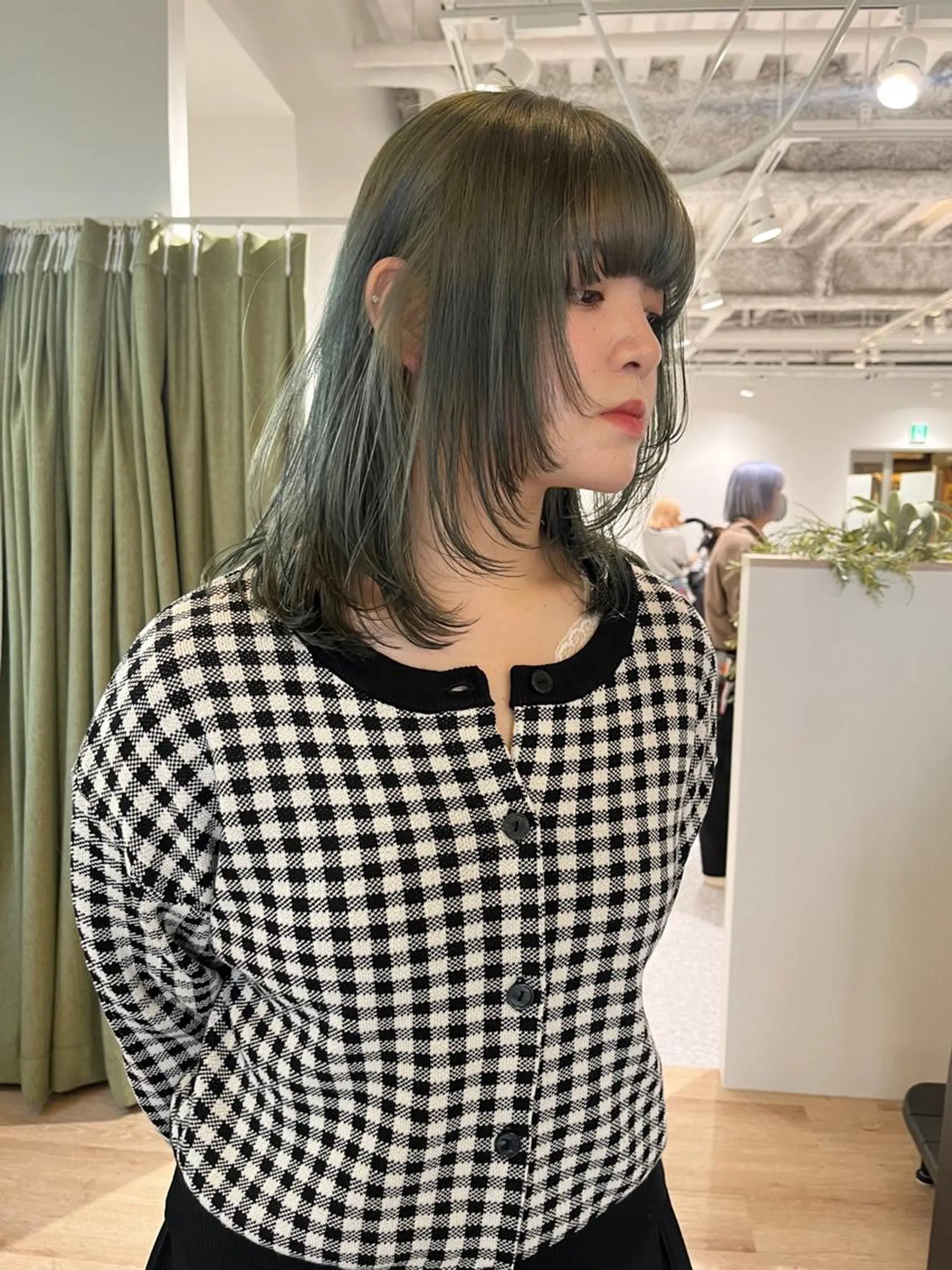 ミディアム カラー 顔まわりレイヤー 顔周りカット レイヤーカット behov所属・柔らかカラー 🤎Tsubasaのヘアスタイル