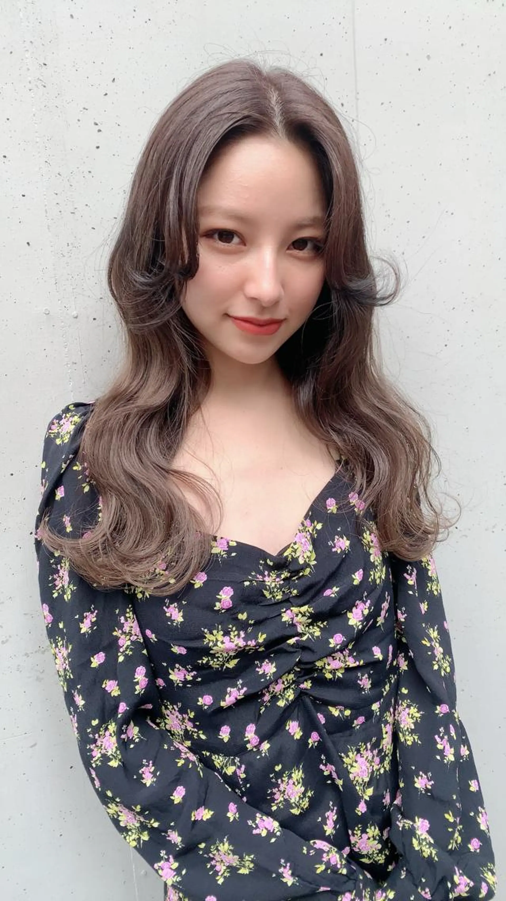 セミロング カラー 透明感/オリーブ/ グレージュ/YUKAのヘアスタイル