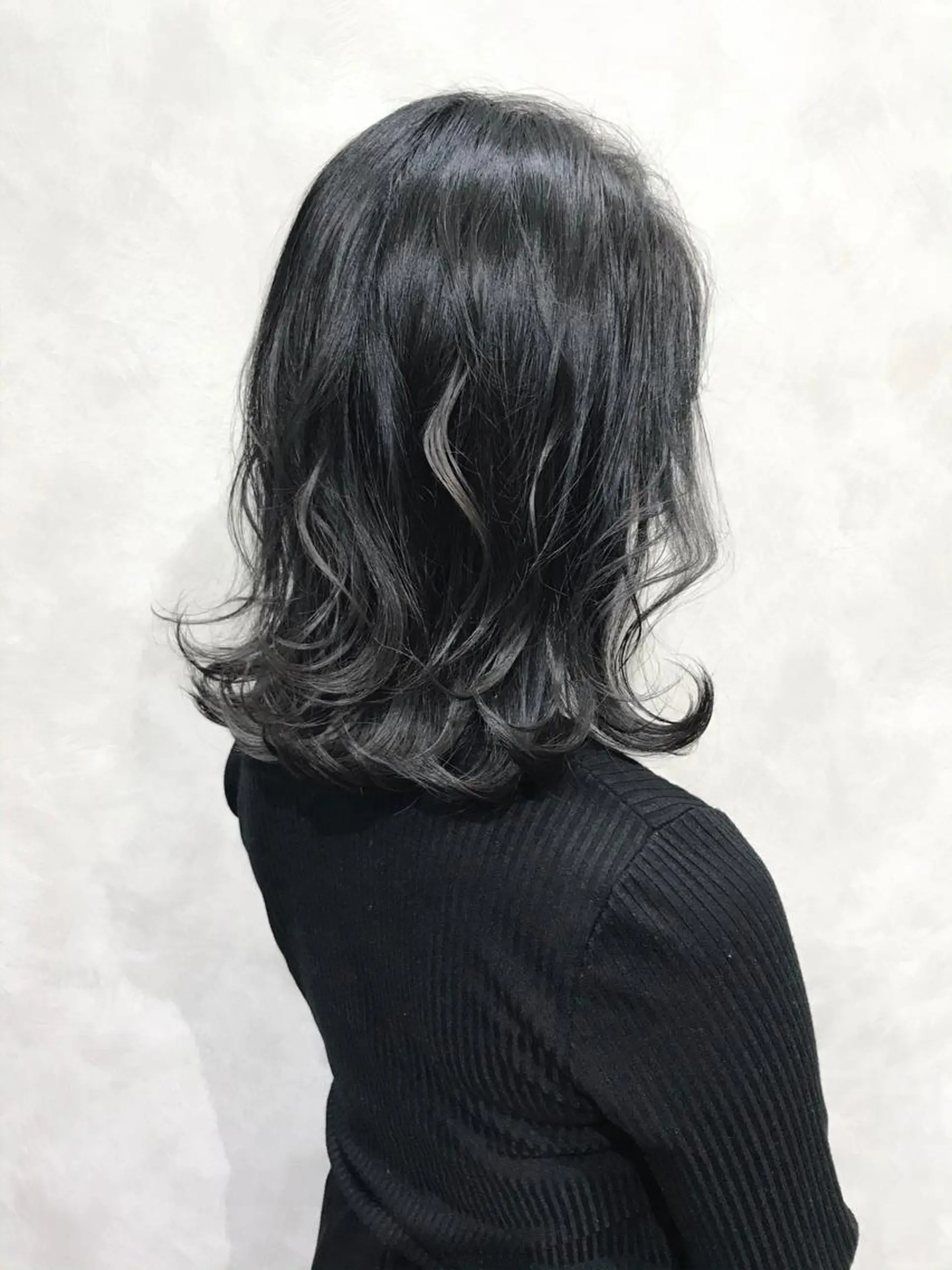 ミディアム カラー 黒髪 ブルーカラー ブルーグレー グレーブラック ヘアカラー トリートメント Meena by urban所属・丹羽 隼人/髪質改善 /韓国ヘア🇰🇷のヘアスタイル