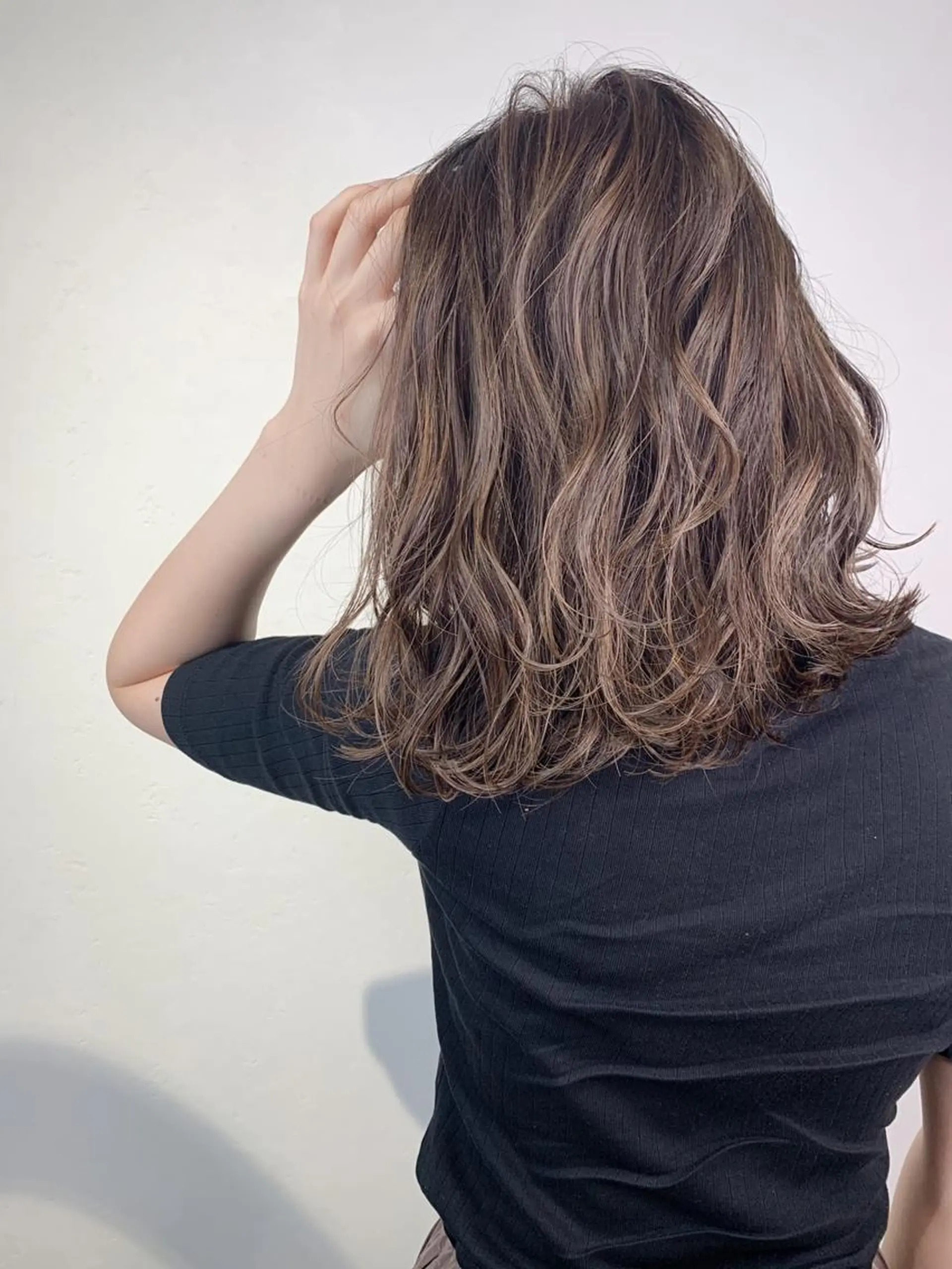 セミロング アンダーバーホワイト 堺東店のヘアスタイル