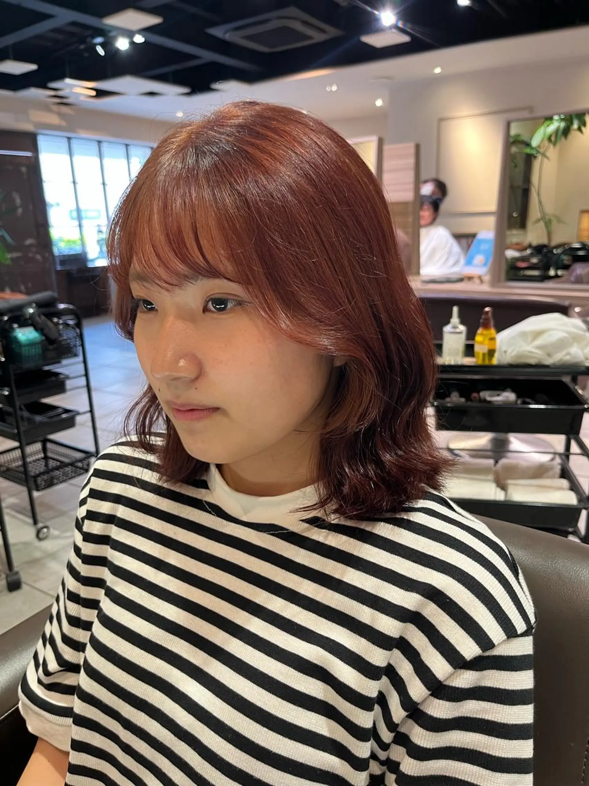 セミロング カラー ピンクカラー 川越 輝梨奈のヘアスタイル