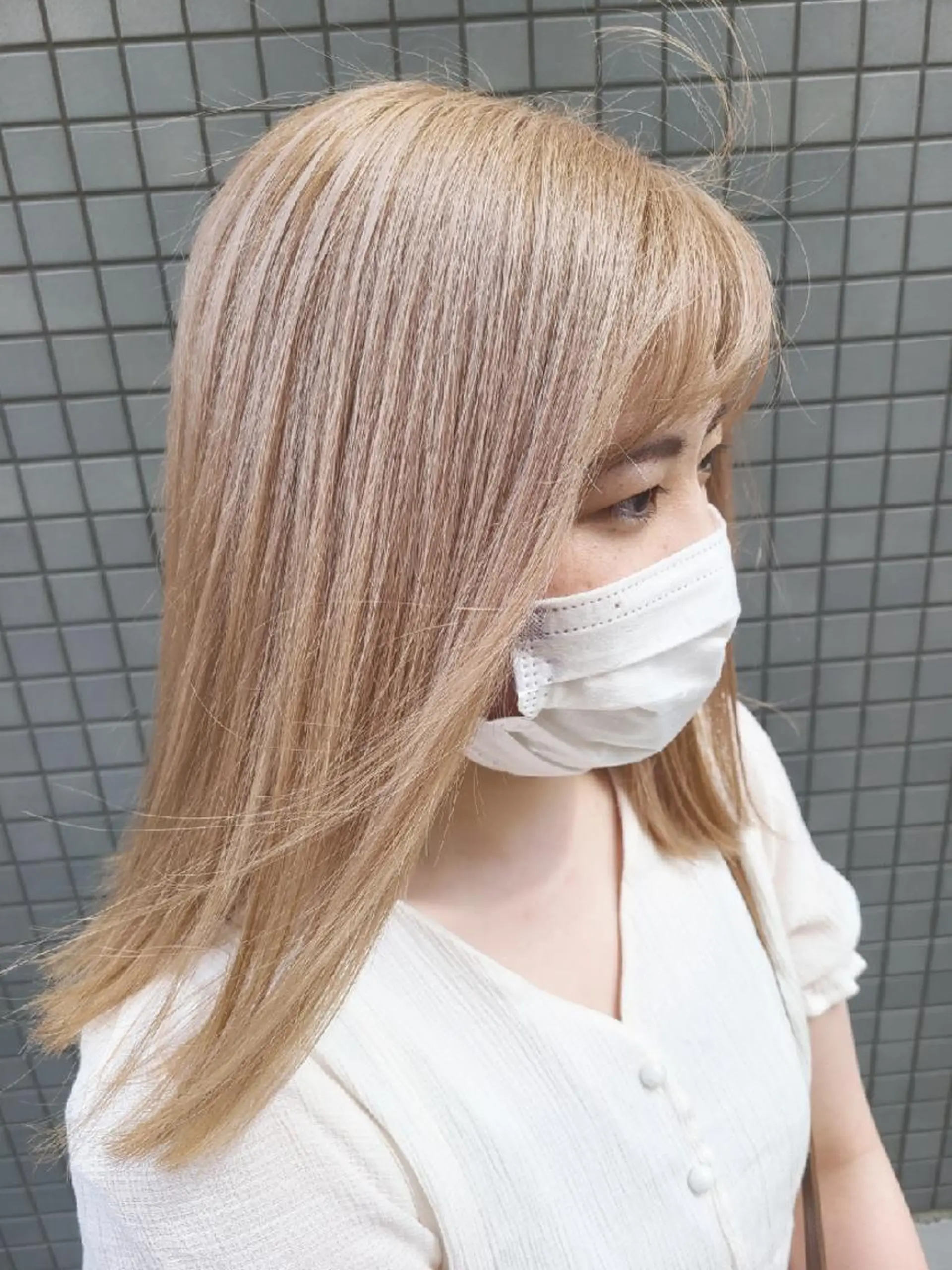 ミディアム カラー ベージュカラー ブリーチ 透明感カラー ミルクティーベージュ カット ヘアカラー トリートメント 【ネウィ天王寺 】seiyaのヘアスタイル