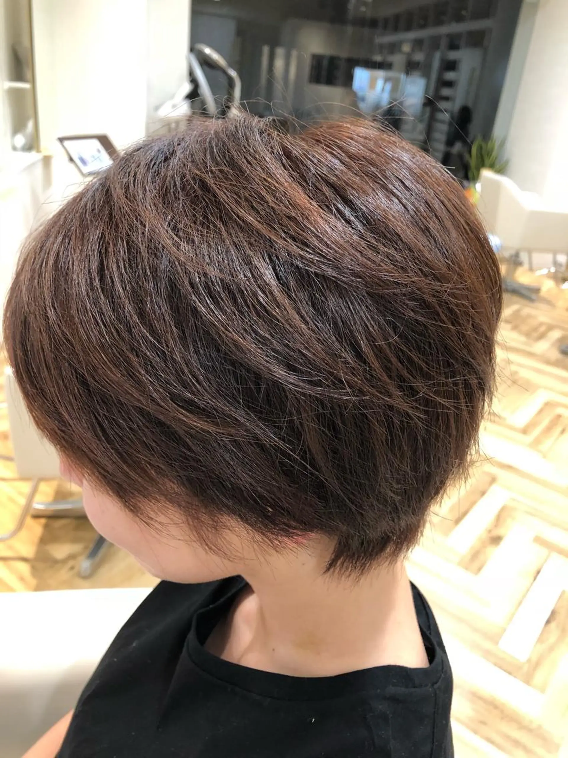 ショート カラー ブラウンカラー レッドカラー レッドブラウン 青野 有雅のヘアスタイル