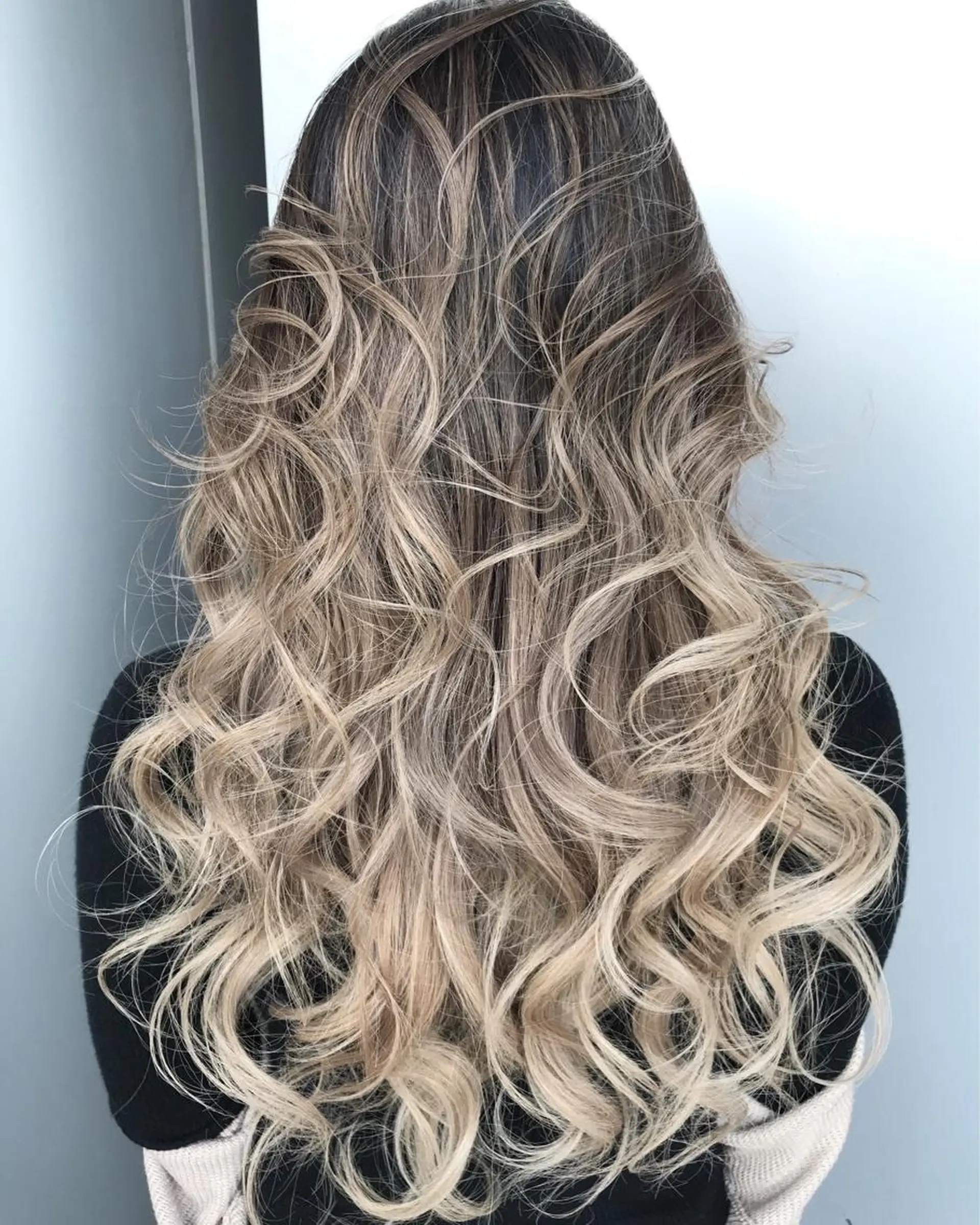 ロング カラー バレイヤージュ ブリーチ レイヤーカット gotoday所属・✨レイヤーカット✨ ひでのヘアスタイル