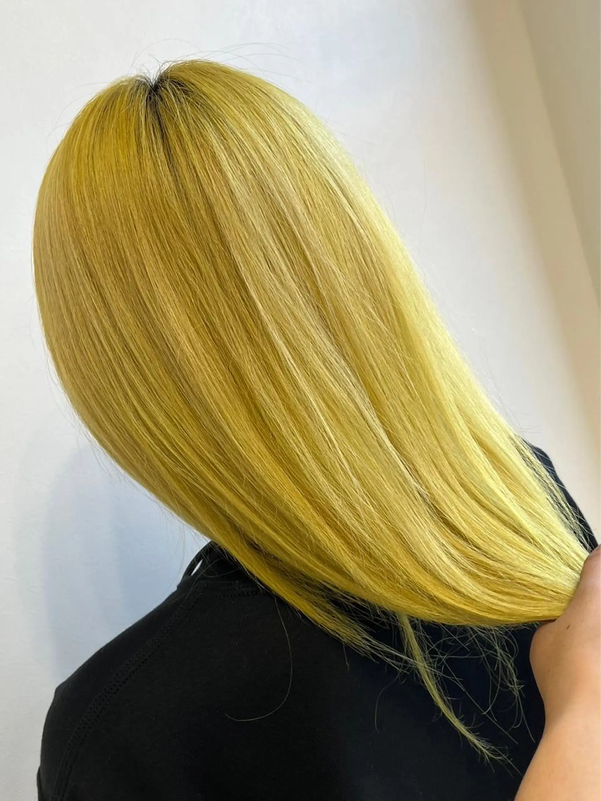 セミロング カラー ブリーチ ケアブリーチ ハイトーンカラー ヘアカラー 松本 菜那のヘアスタイル