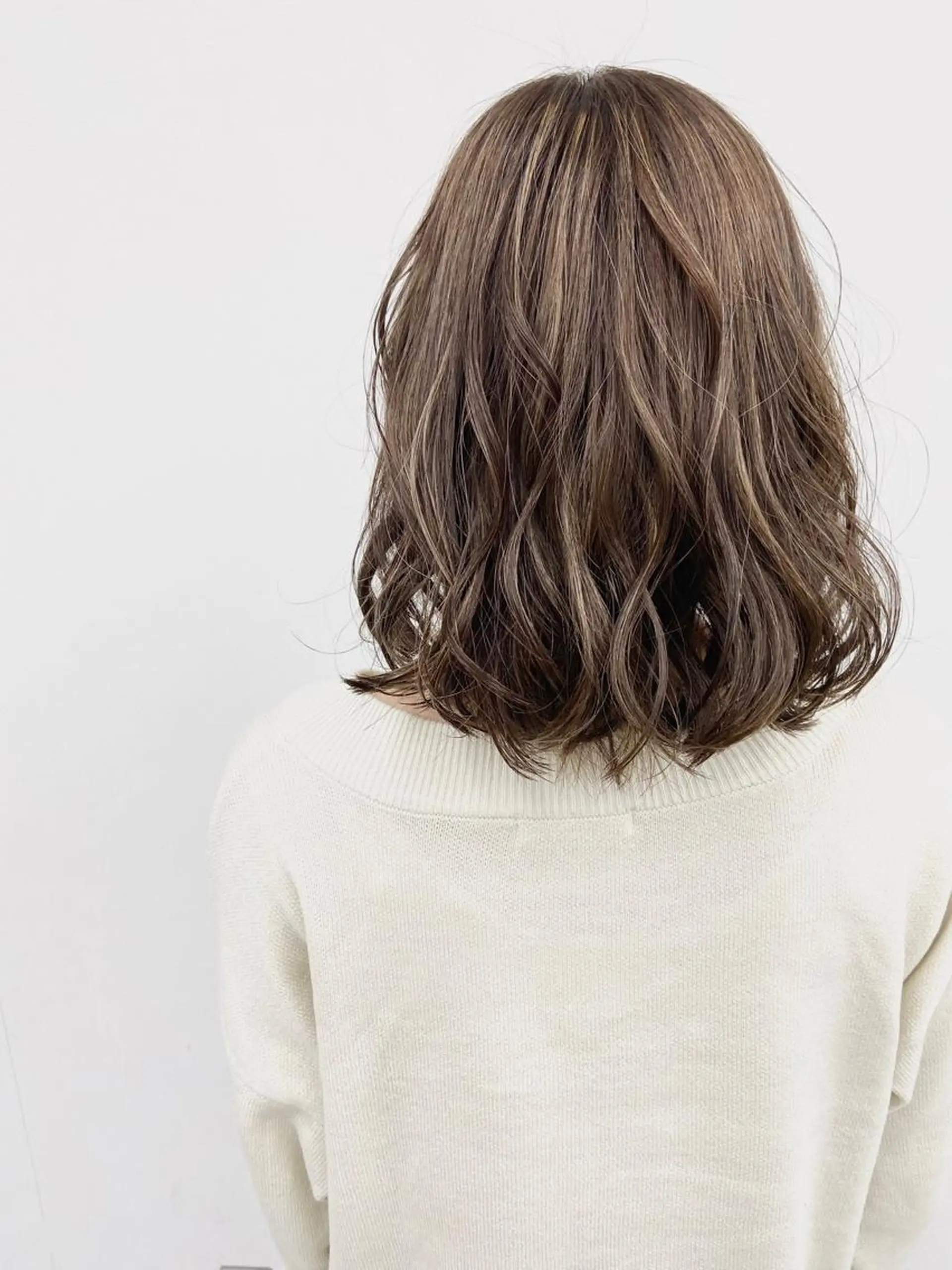 ミディアム ハイライト hair atelier aoitori所属・ホシヤ ナオのヘアスタイル