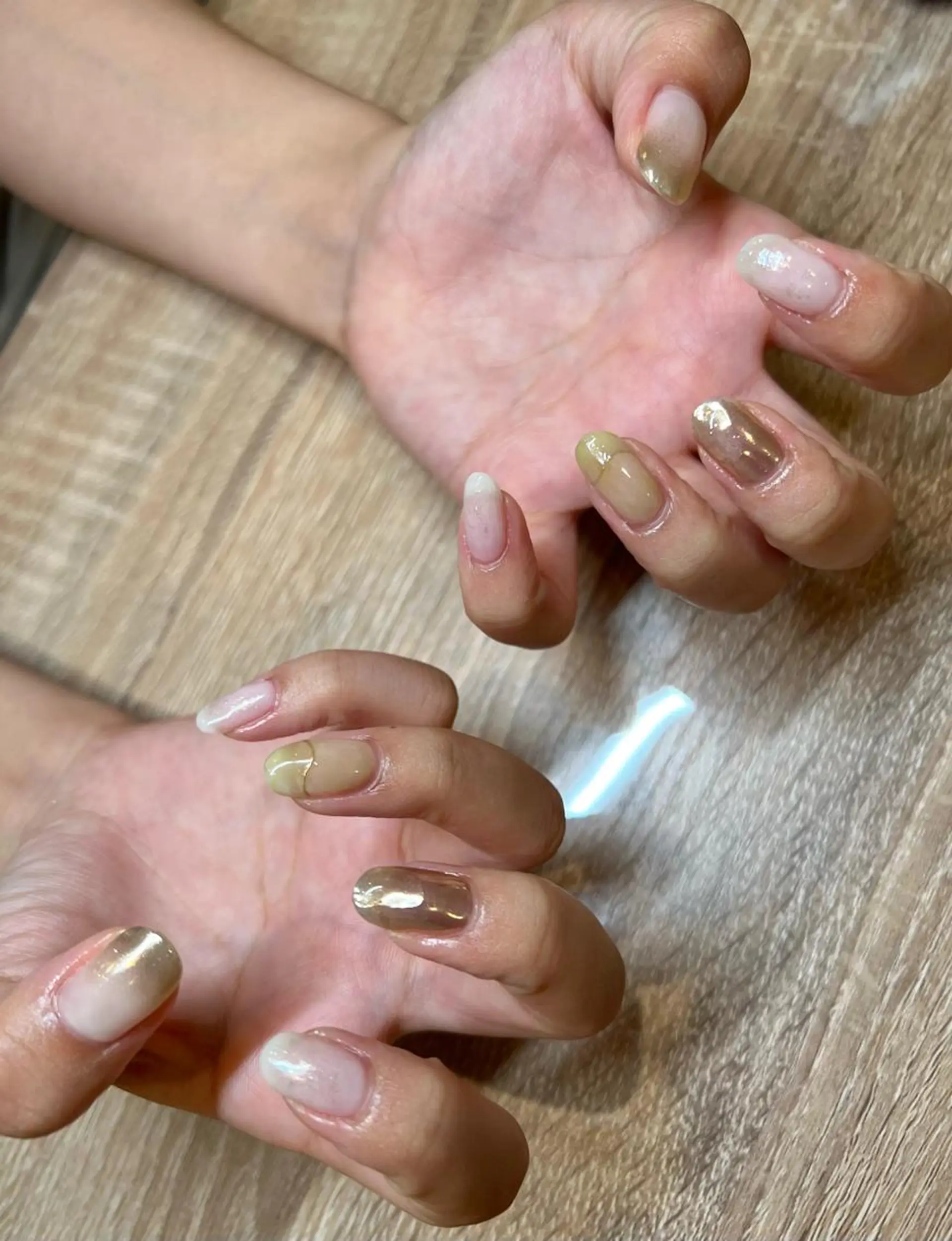 ネイル グリーン 黄色 千原 優子のネイルデザイン