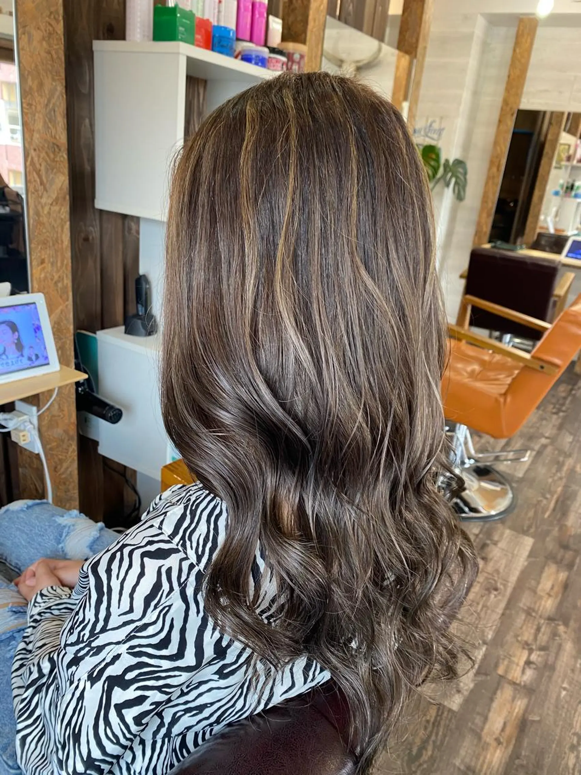 ロング カラー ブリーチ毛対応酸性 ストレート🌈サキのヘアスタイル