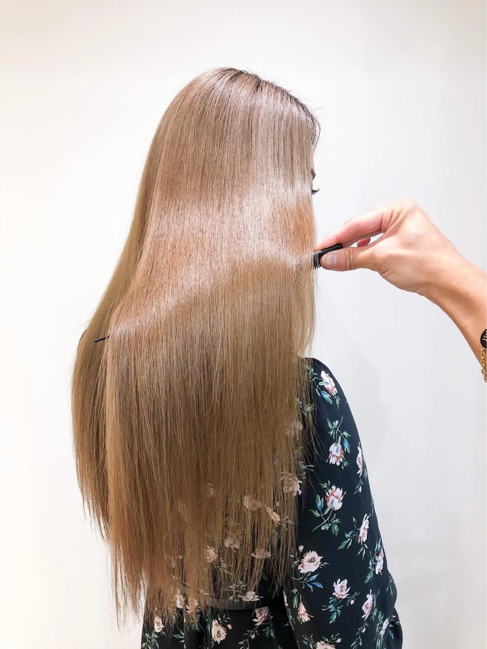 ロング 髪質改善 縮毛矯正 トリートメント 酸熱トリートメント カット パーマ 縮毛矯正 トリートメント コテ巻き風パーマ/ 髪質改善/河島恭平のヘアスタイル