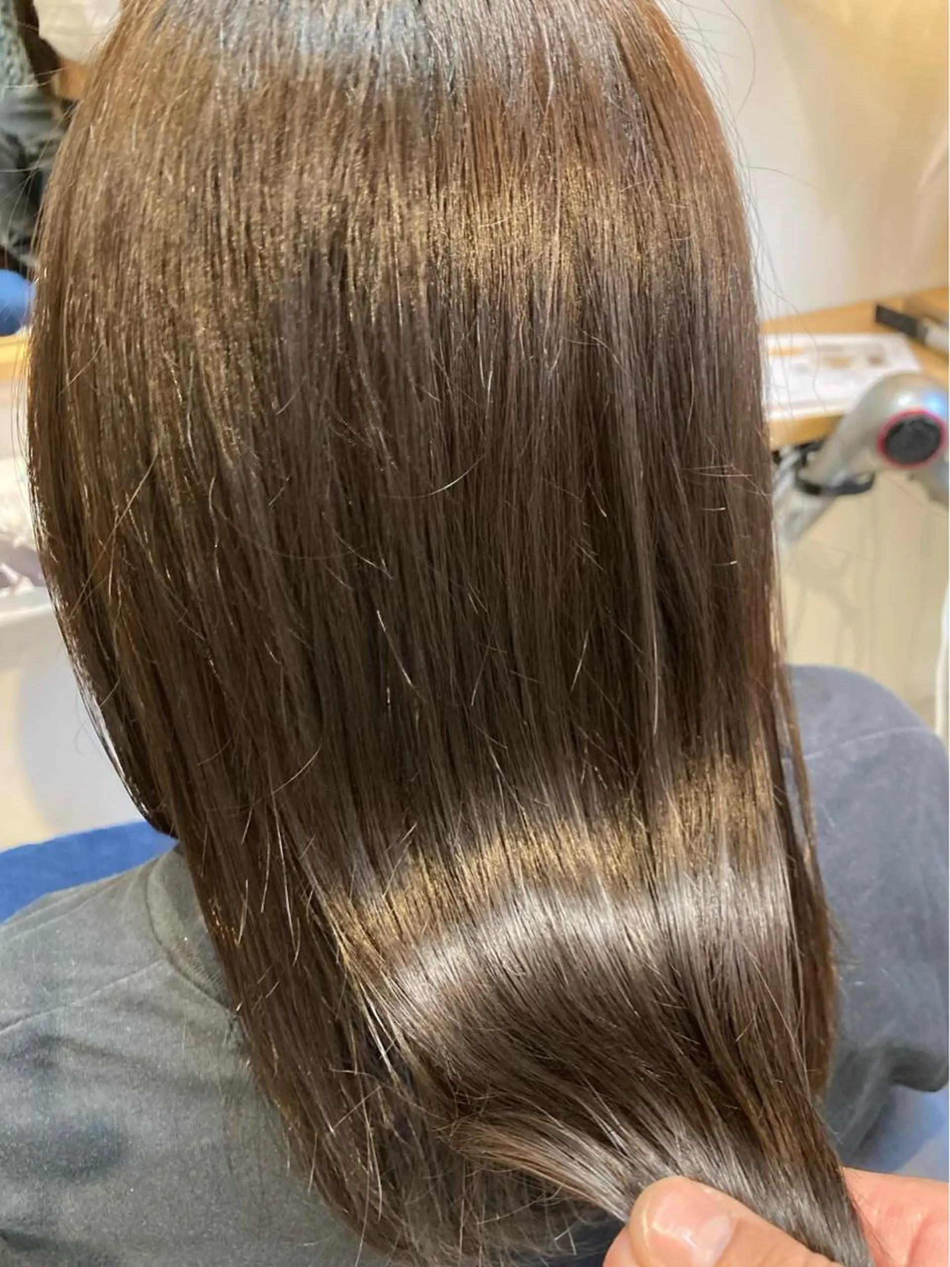 ミディアム カラー ブリーチ グレージュ ブリーチなしカラー オリーブグレージュ オリーブグレー en't所属・【女性指名No.1】 西口直子のヘアスタイル