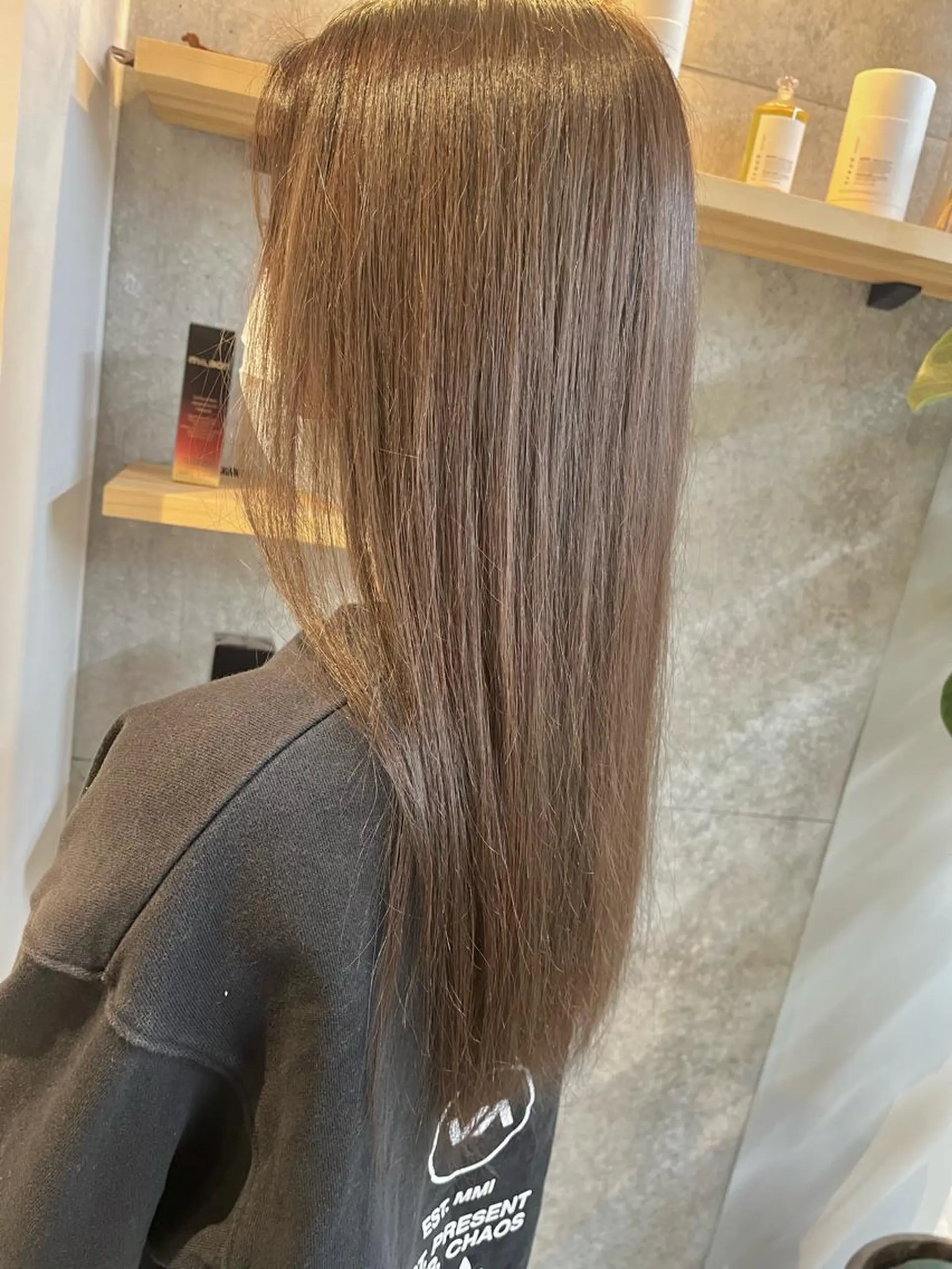 ロング カラー ブリーチ ケアブリーチ ダブルカラー イヤリングカラー ハイライトカラー ヘアカラー トリートメント ハイトーンカラ ー/小川のヘアスタイル