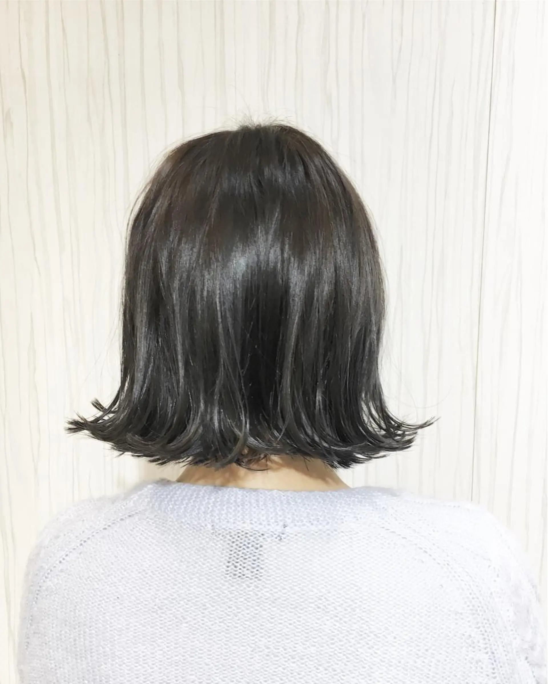 ショート カラー パーマ ヘアアレンジ ラベンダーカラー ラベンダーグレー 外ハネヘア ✨艶髪✨透明感✨ 山内大樹のヘアスタイル