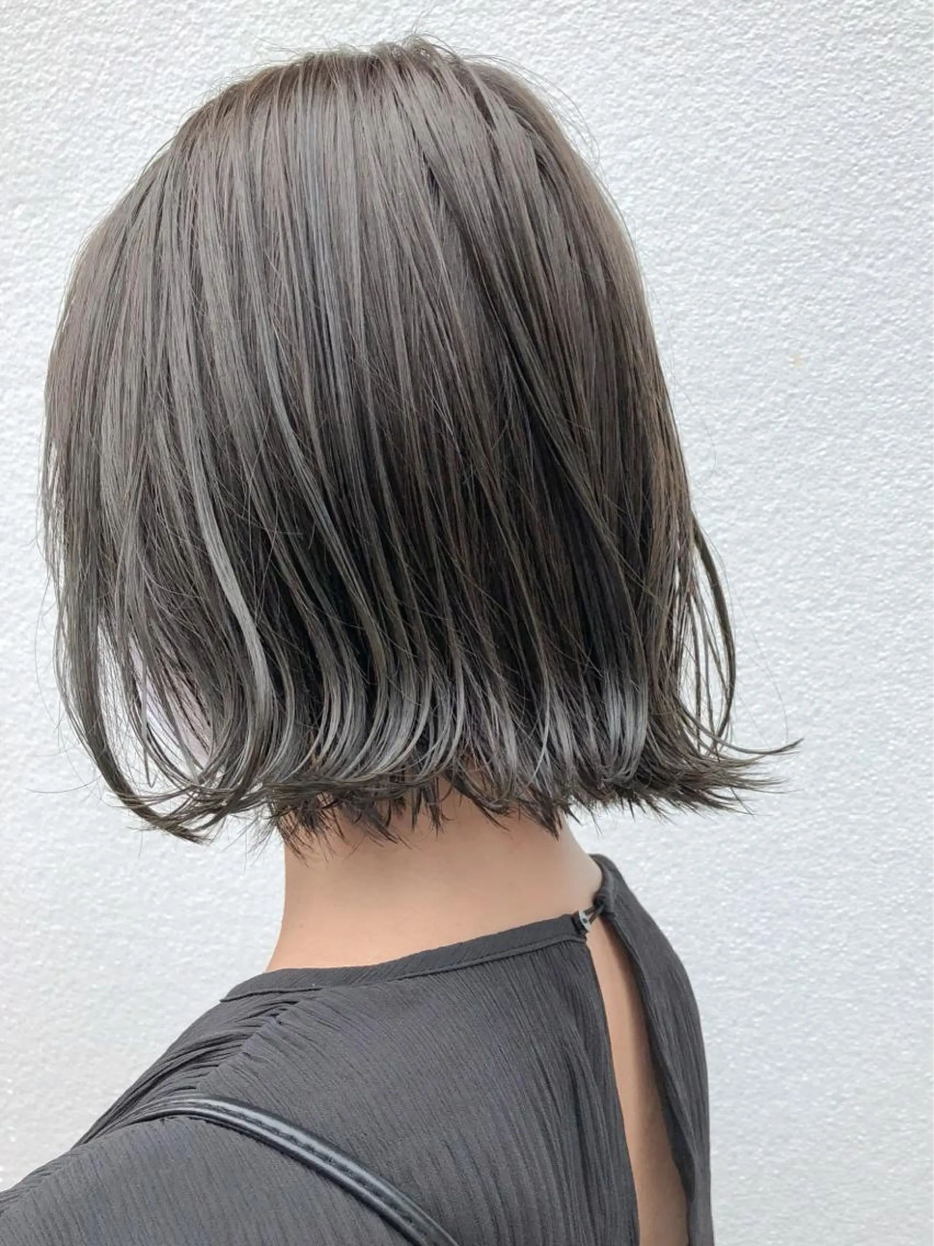 ショート カラー ヘアアレンジ ミストバング ブリーチ ケアブリーチ 透明感カラー デザインカラー maoブリーチ無し 似合わせカラーのヘアスタイル
