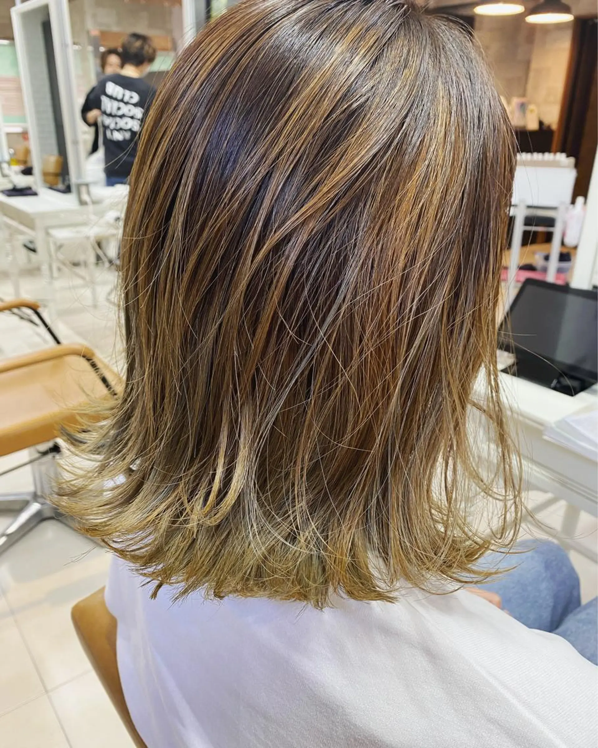 ミディアム カラー 🕶️佐藤 海李🐏のヘアスタイル