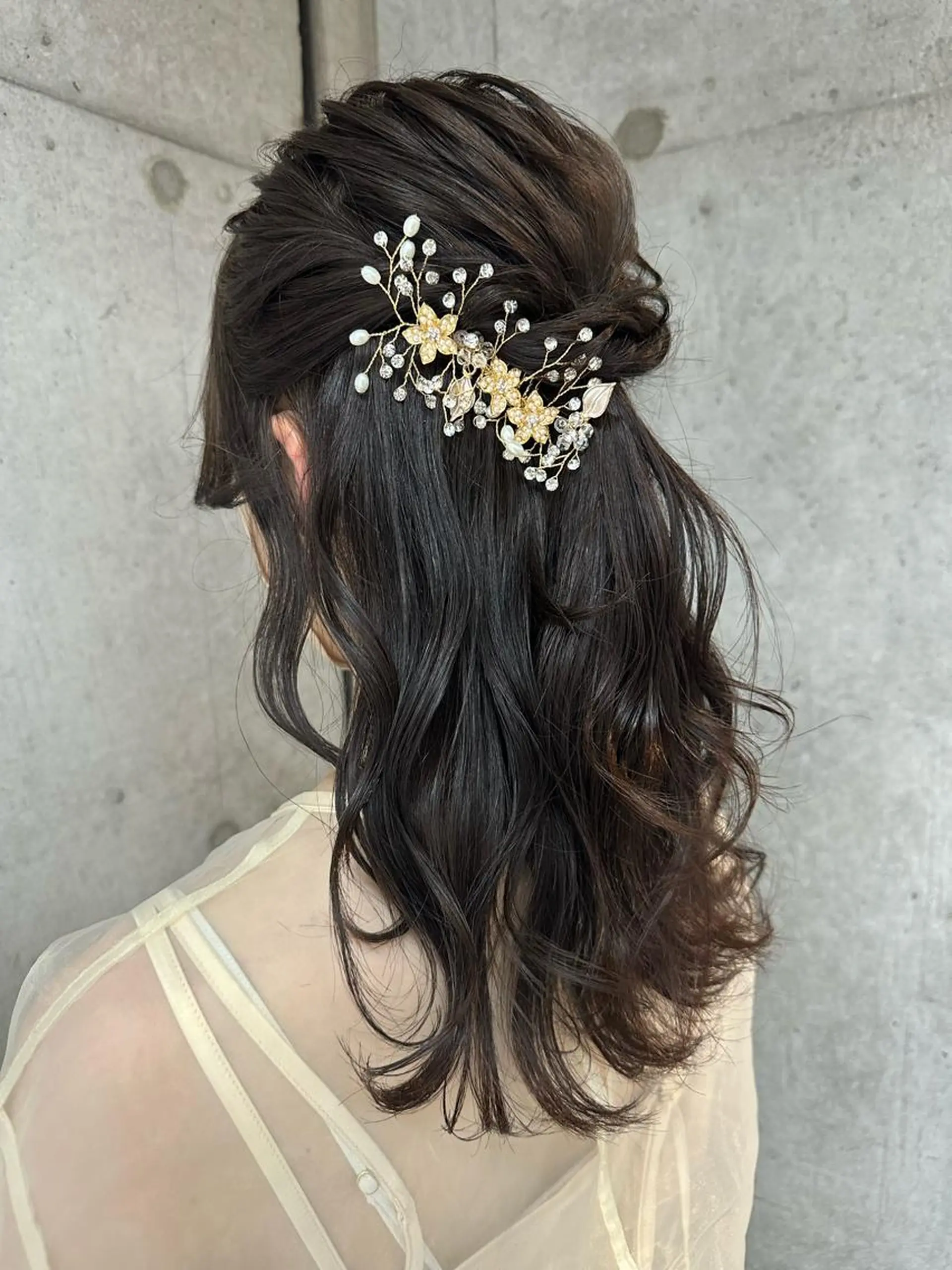 ロング ヘアアレンジ 女性に人気♪ はやしほのかのヘアスタイル