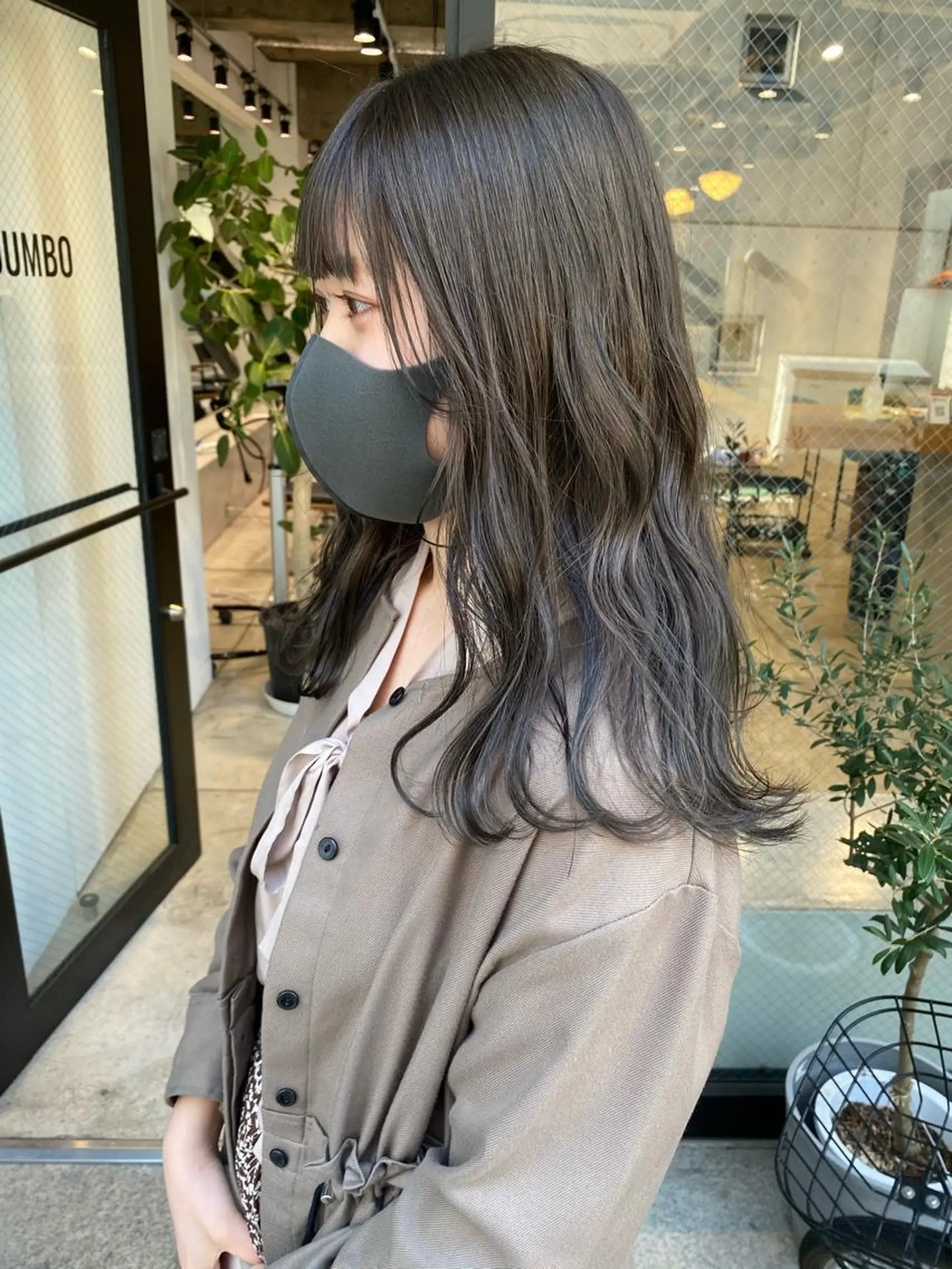 ロング カラー パーマ ヘアアレンジ ベージュカラー ブリーチ 透明感カラー オリーブベージュ パーマスタイル🔅 sayacaのヘアスタイル