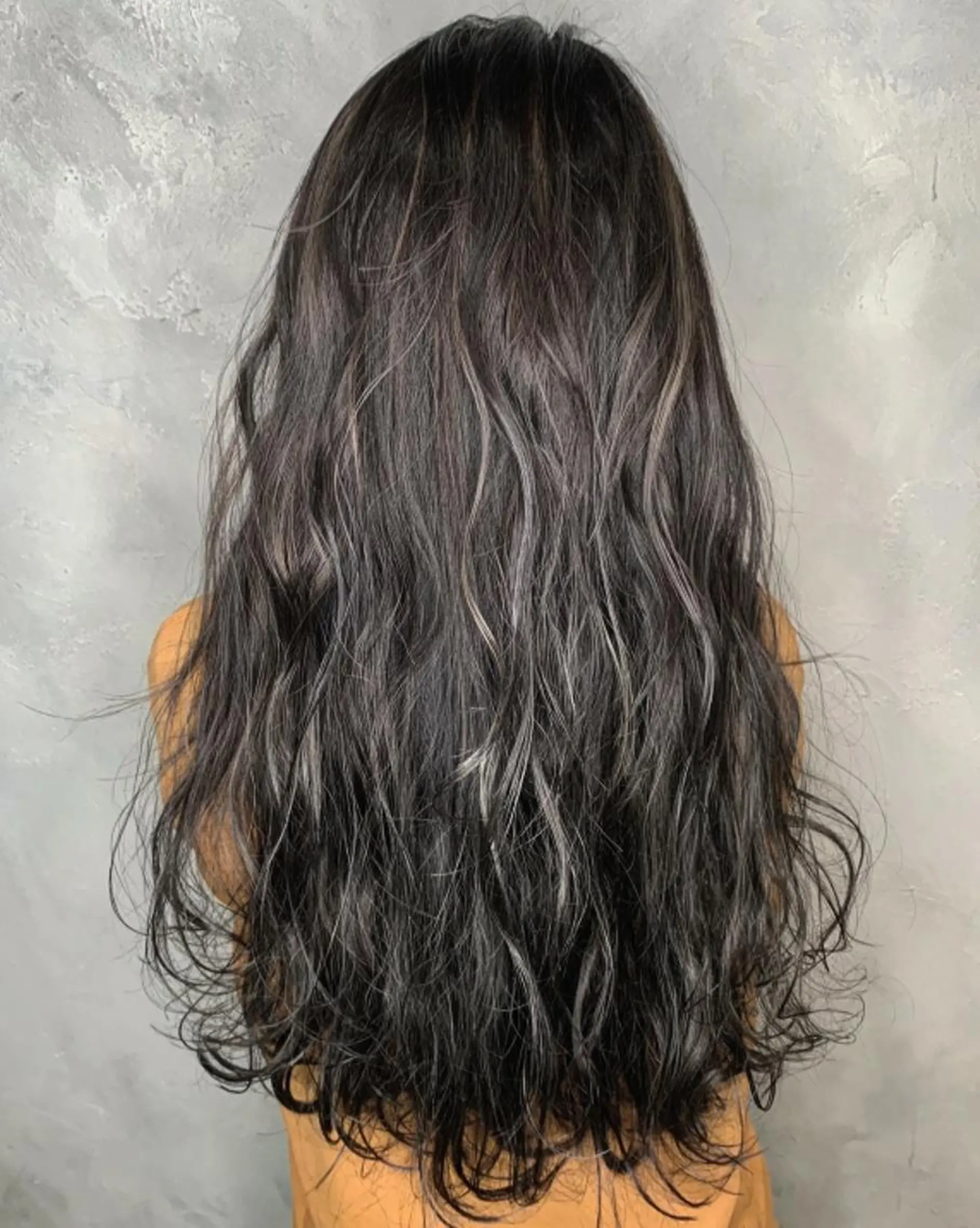 ロング カラー バレイヤージュ デザインカラー ハイライトカラー メッシュ ハイライト カット ヘアカラー N° aria 三軒茶屋のヘアスタイル