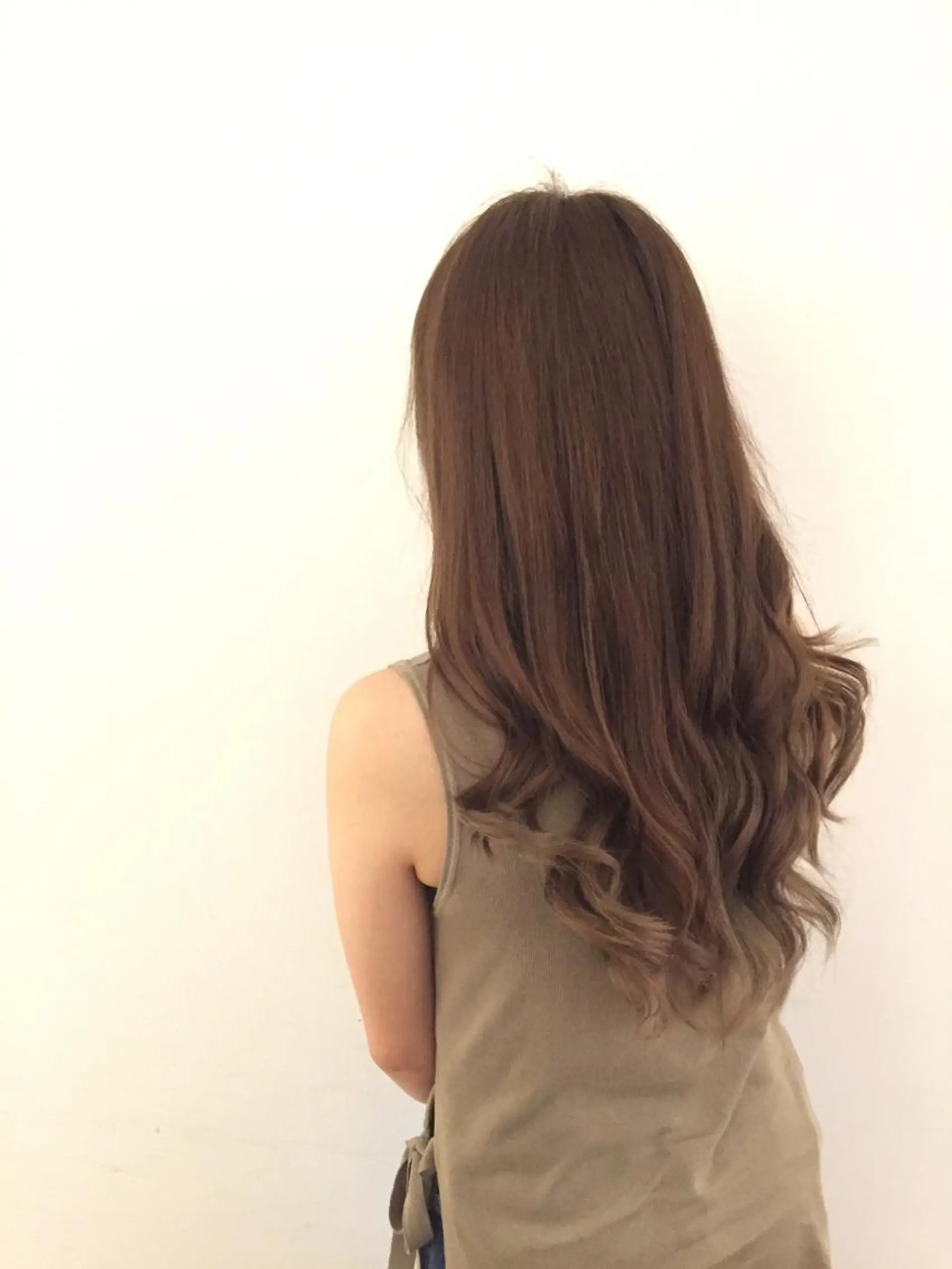 ミディアム 小顔カット✨ 透明感カラーのヘアスタイル