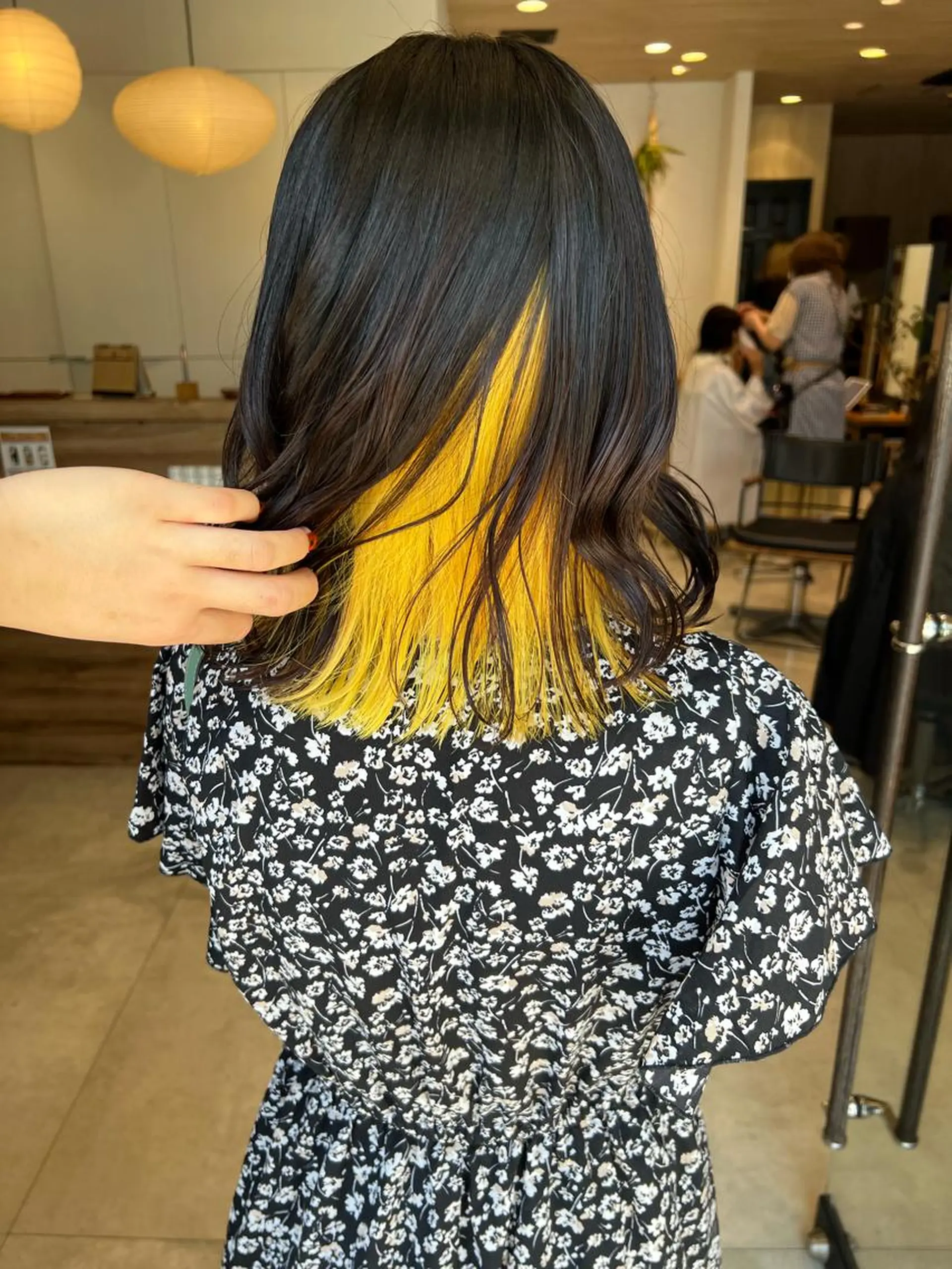 ショート カラー インナーカラー Oasisgarden所属・レイヤー/ブリーチ MOMOのヘアスタイル