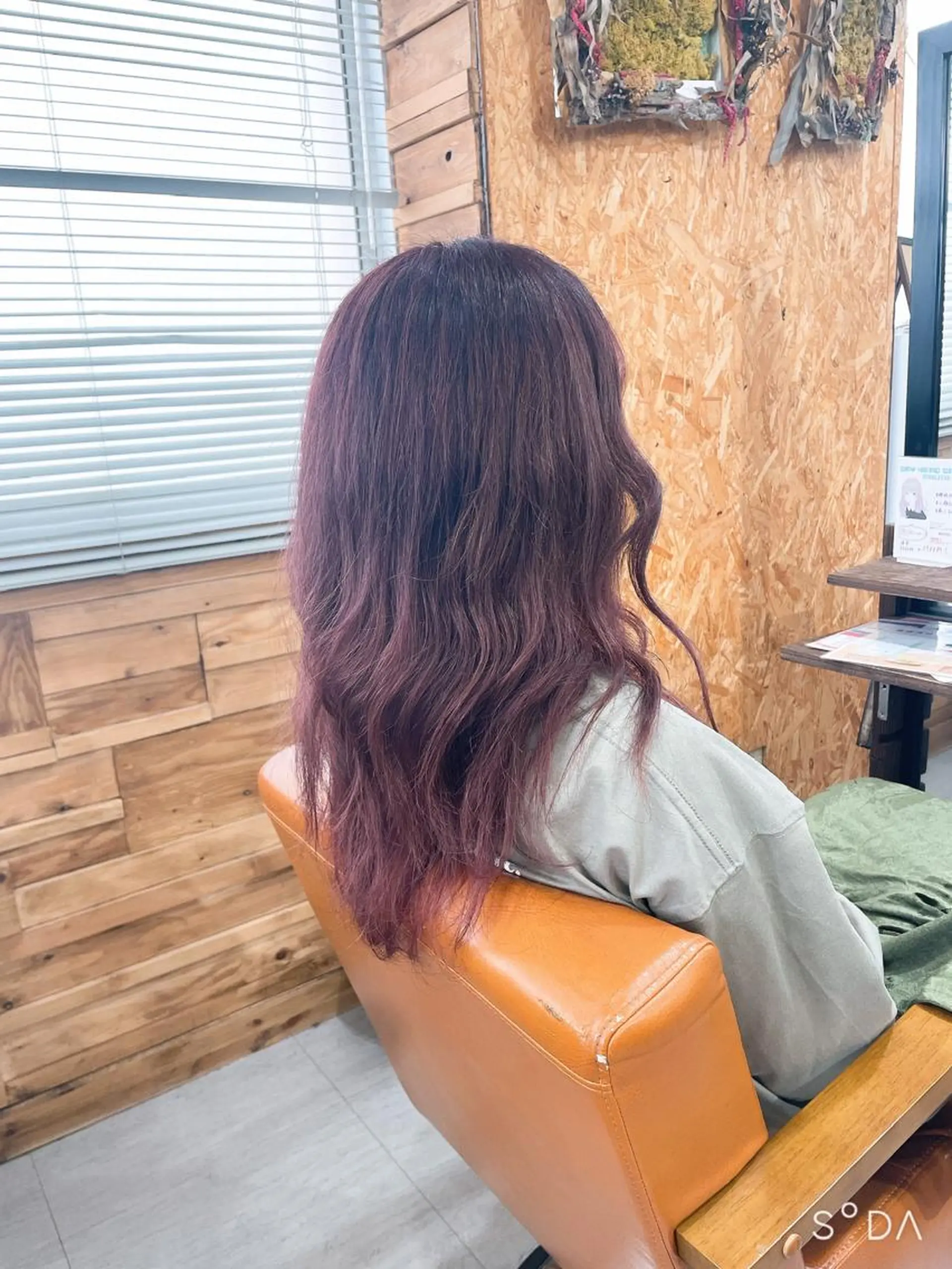 ロング カラー ブリーチ グラデーションカラー ピンクカラー バイオレットカラー かんばら りょーいのヘアスタイル