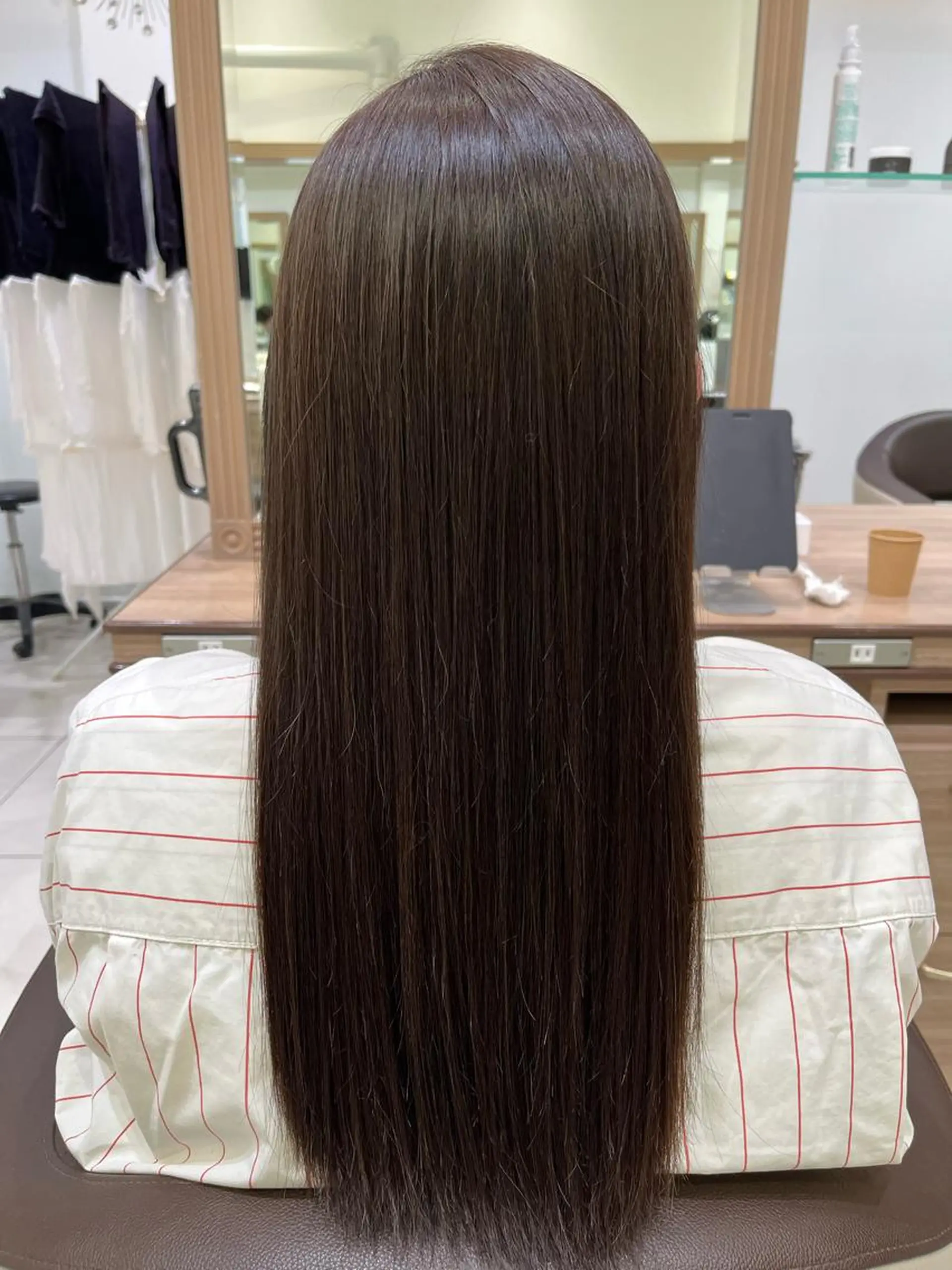 カラー 伊佐 愛のヘアスタイル