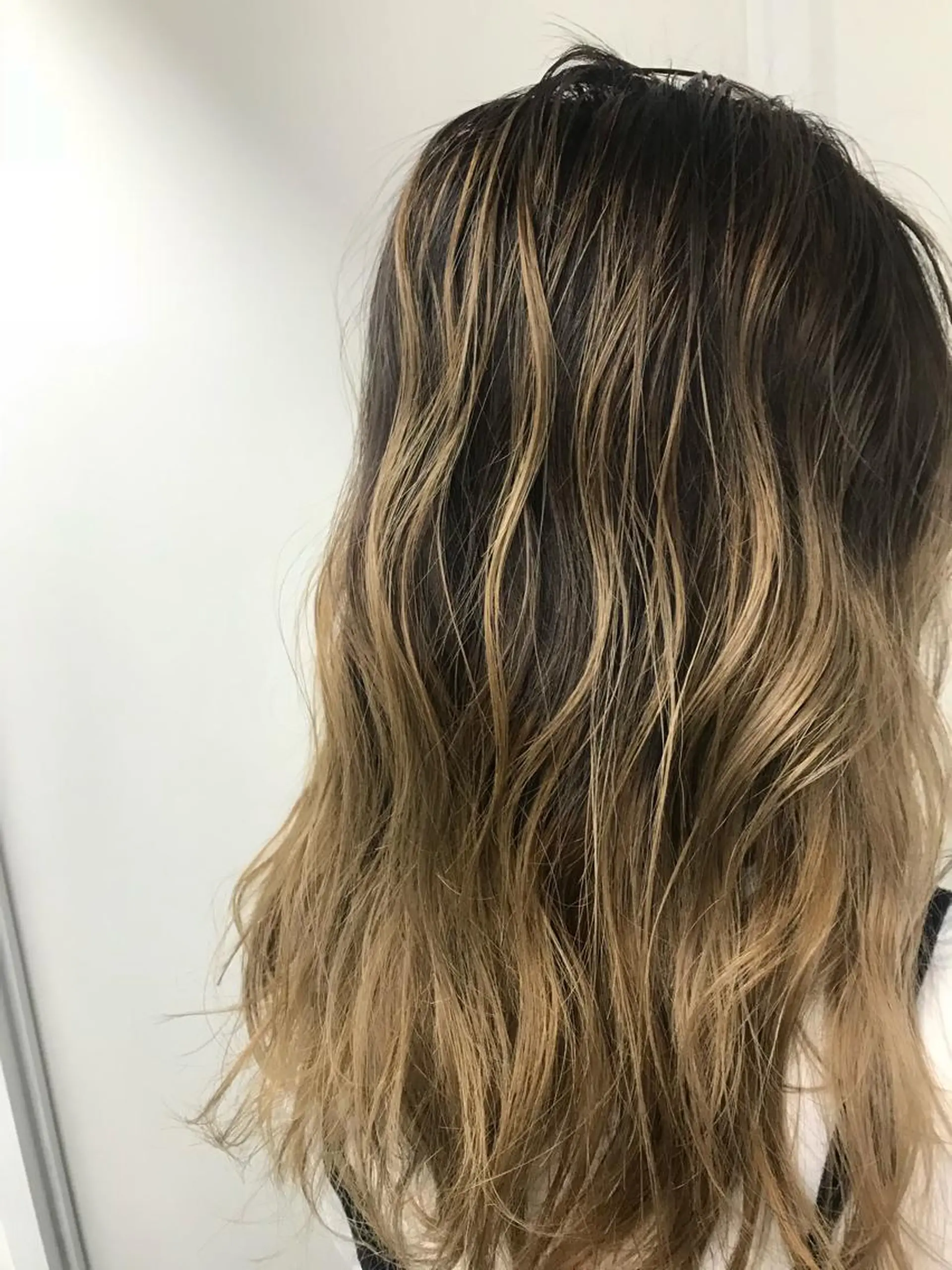 ロング イエローカラー 家田 竜のヘアスタイル
