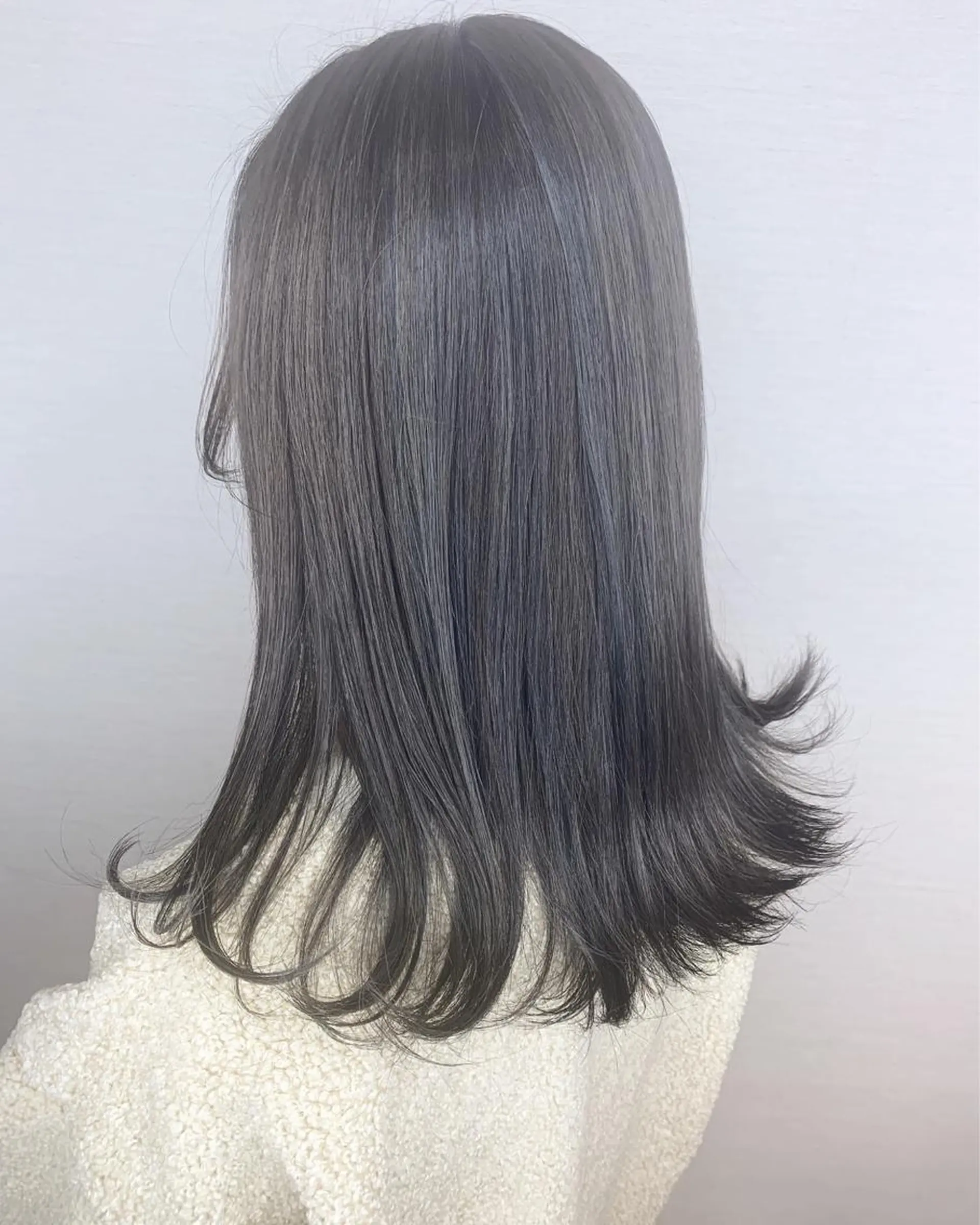 セミロング カラー 韓国レイヤーカット/ ダブルカラーのヘアスタイル