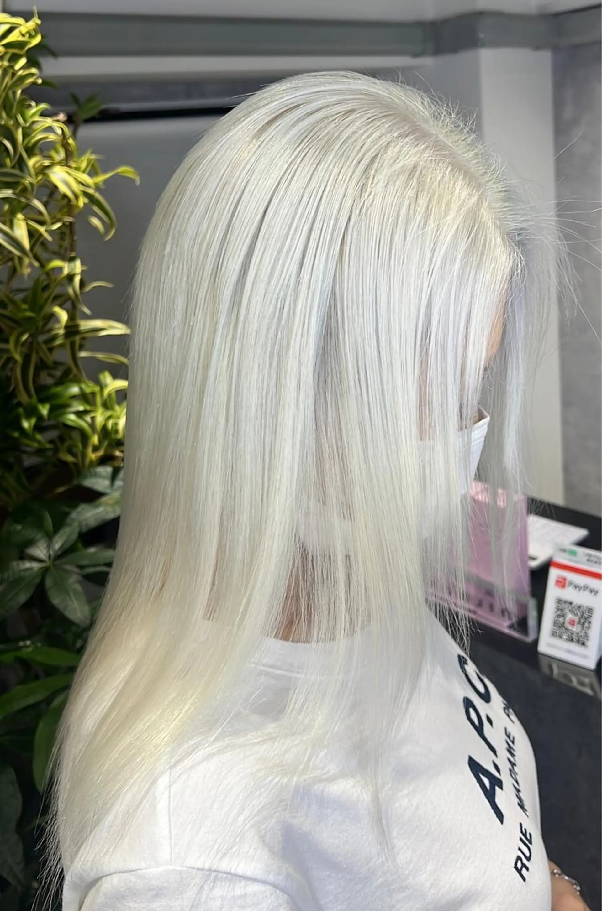 セミロング カラー mimiiy梅田 中崎町ハイトーンのヘアスタイル