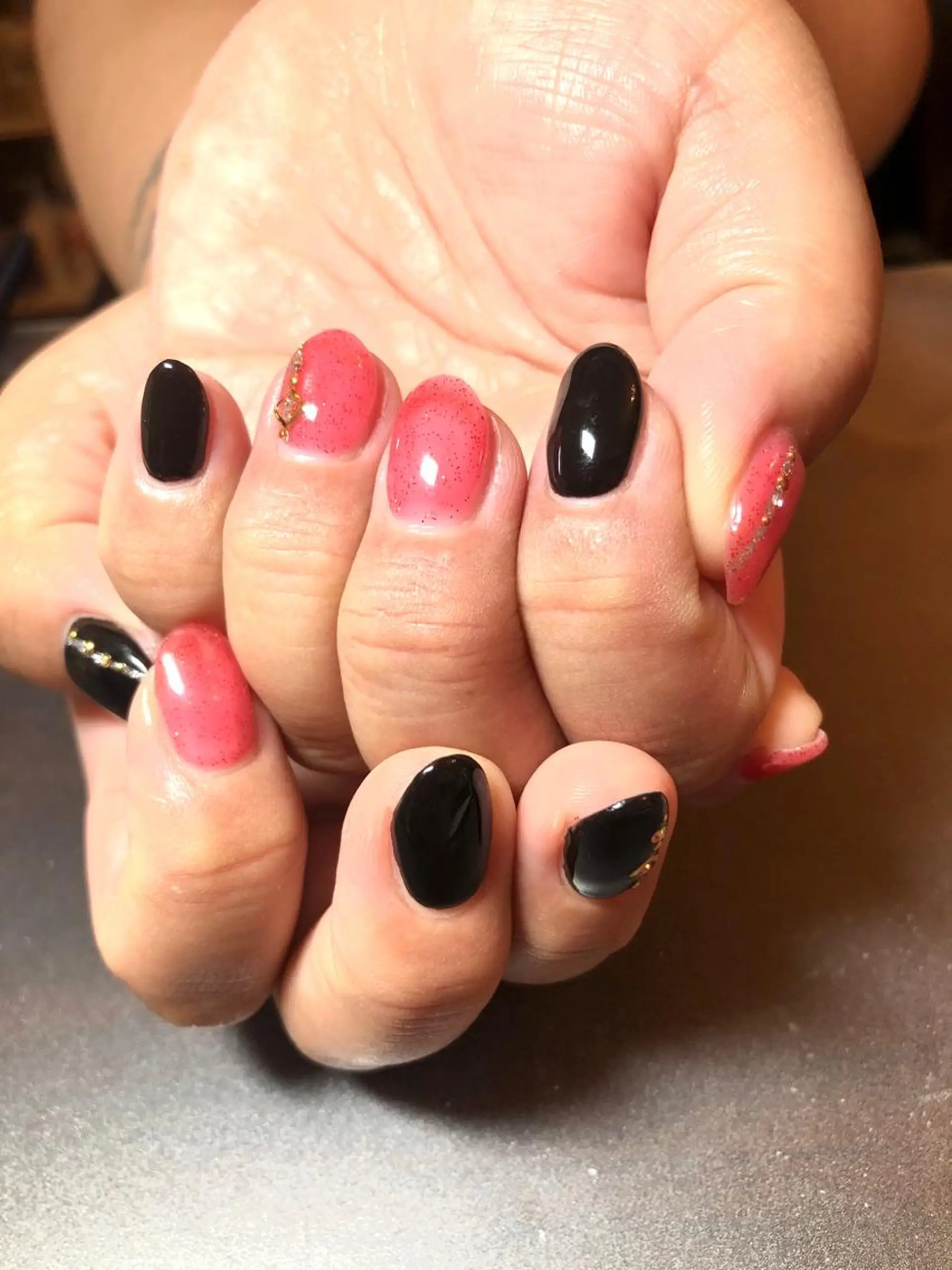 ネイル クリアネイル 赤色 吉野✨ ネイルデザイナー✨のネイルデザイン