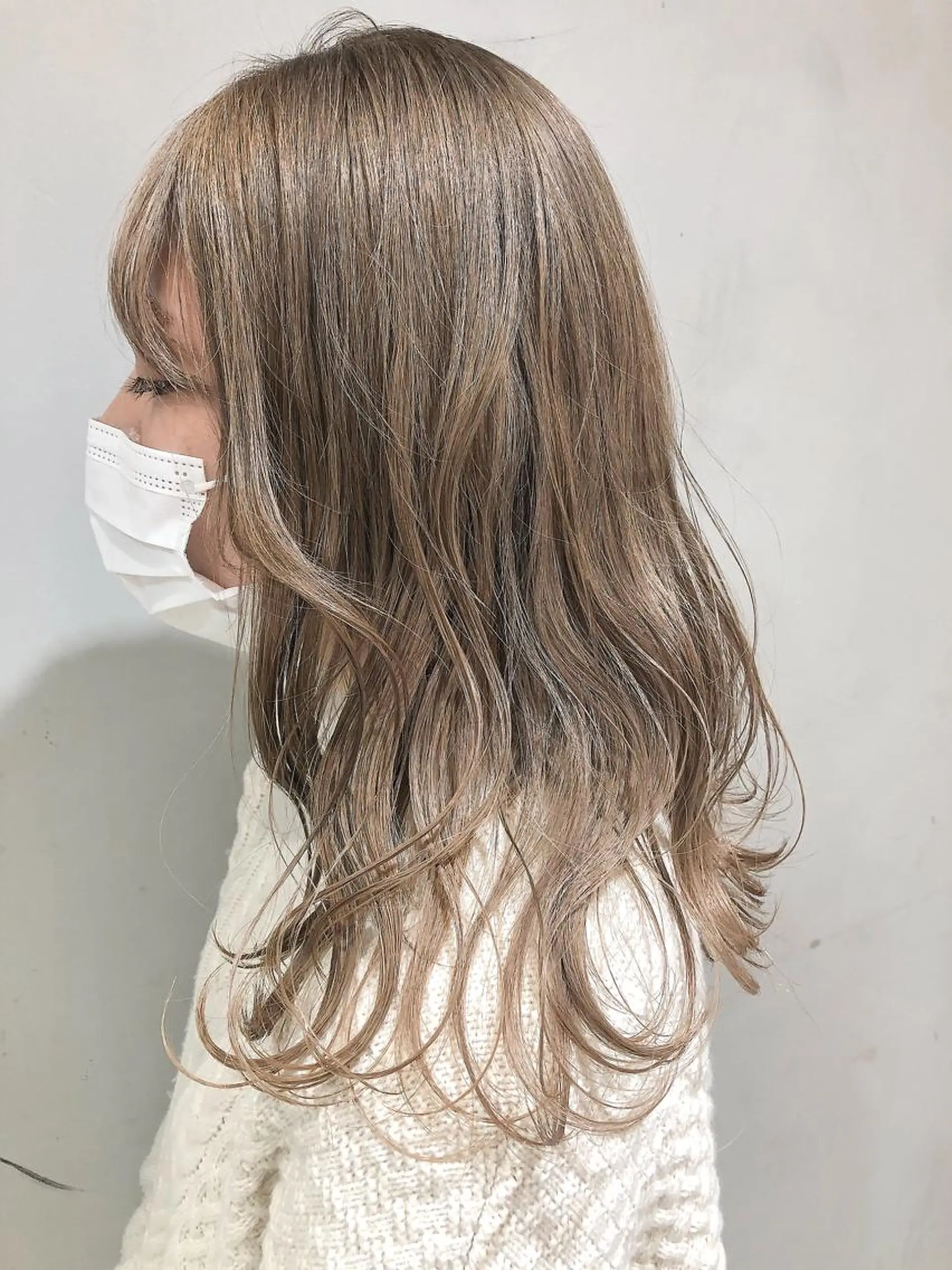 セミロング カラー 圧倒的透明感カラー nana🦕のヘアスタイル