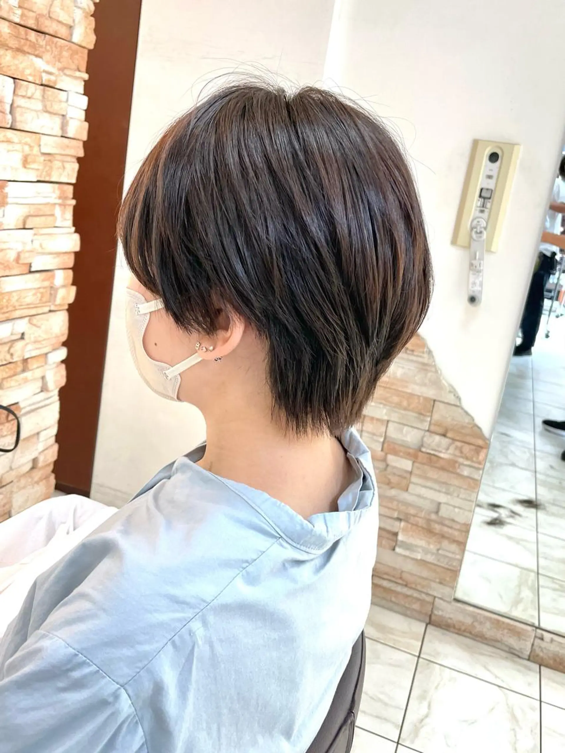 ショート ヘアカラー 新籾 尚哉のヘアスタイル