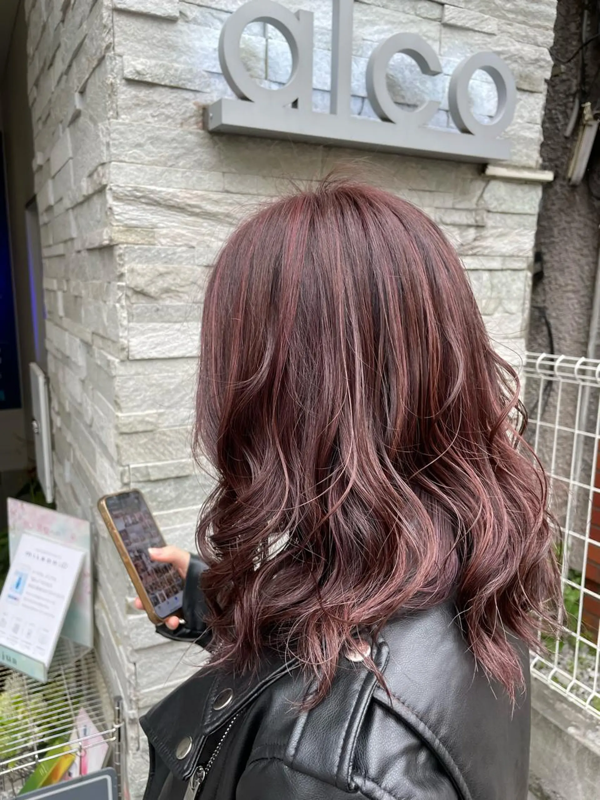 ミディアム カラー ハイライトカラー ピンクカラー ハイライト ヘアカラー 💖KANAMI💖 似合わせヘアスタイルのヘアスタイル