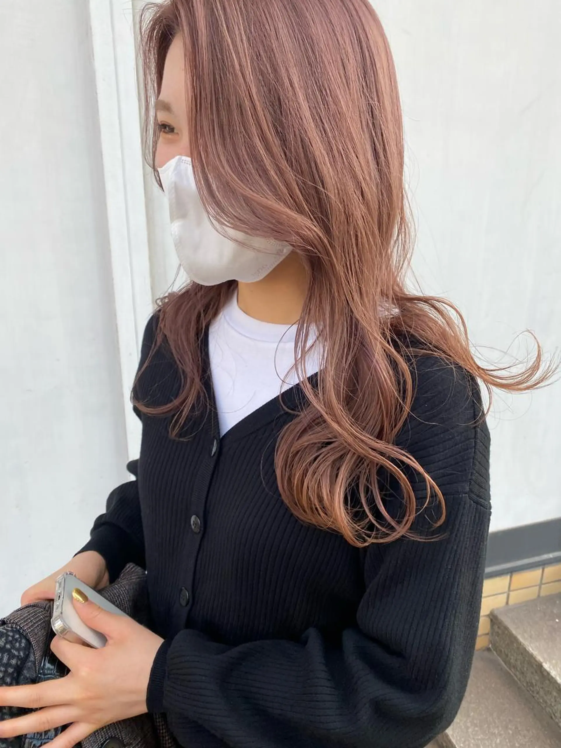 セミロング W所属・小林 朋花のヘアスタイル