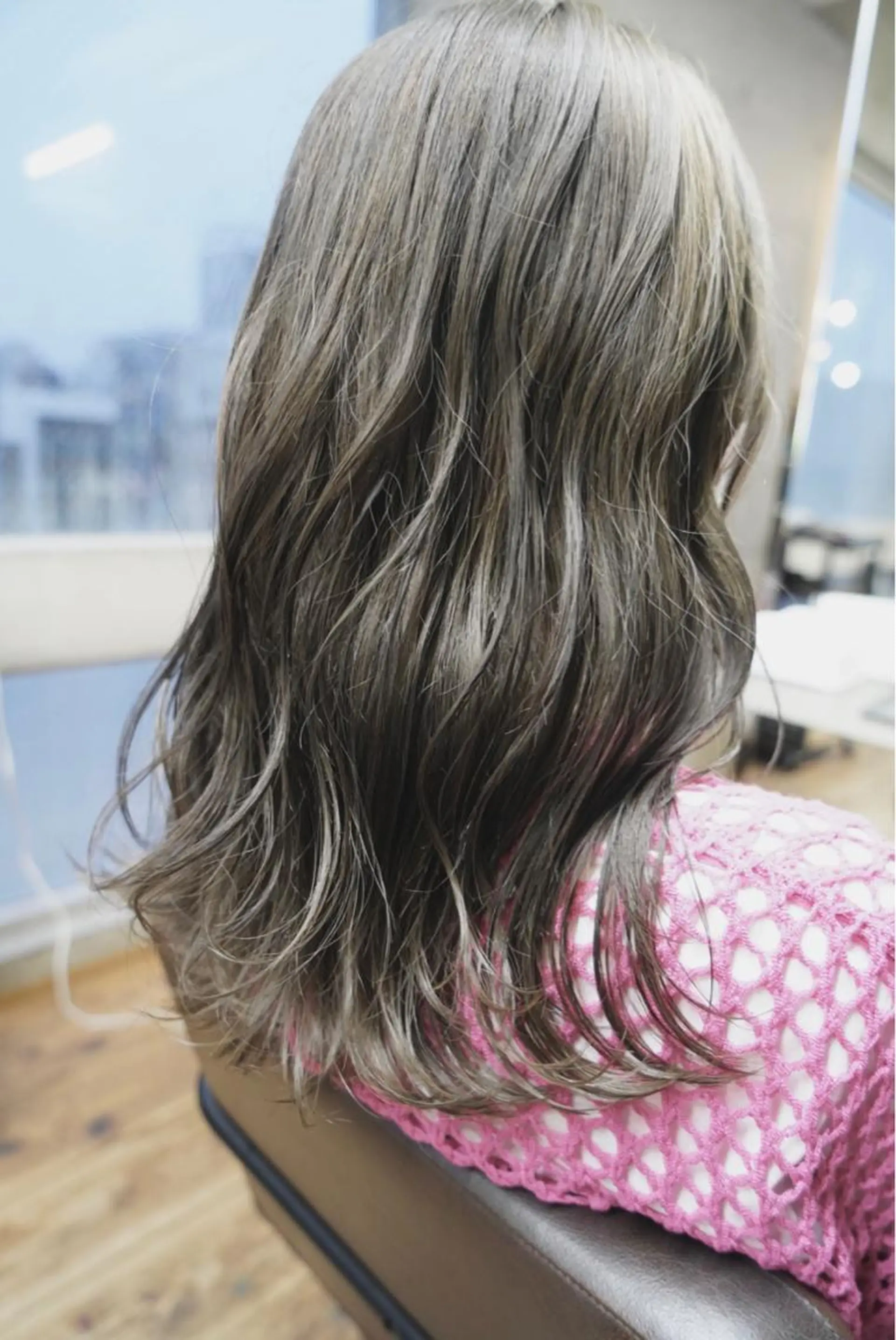 ロング カラー 西岡 優太のヘアスタイル