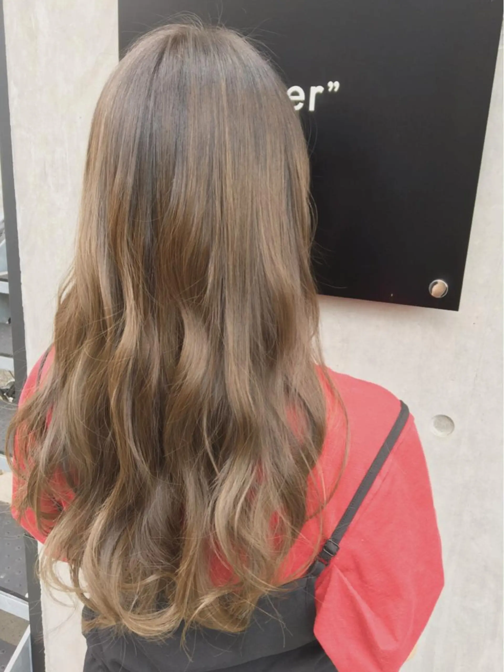 ロング カラー パーマ ベージュカラー ハイトーンカラー ✨髪質改善縮毛矯正✨ 宇田川修平のエステ・リラクイメージ