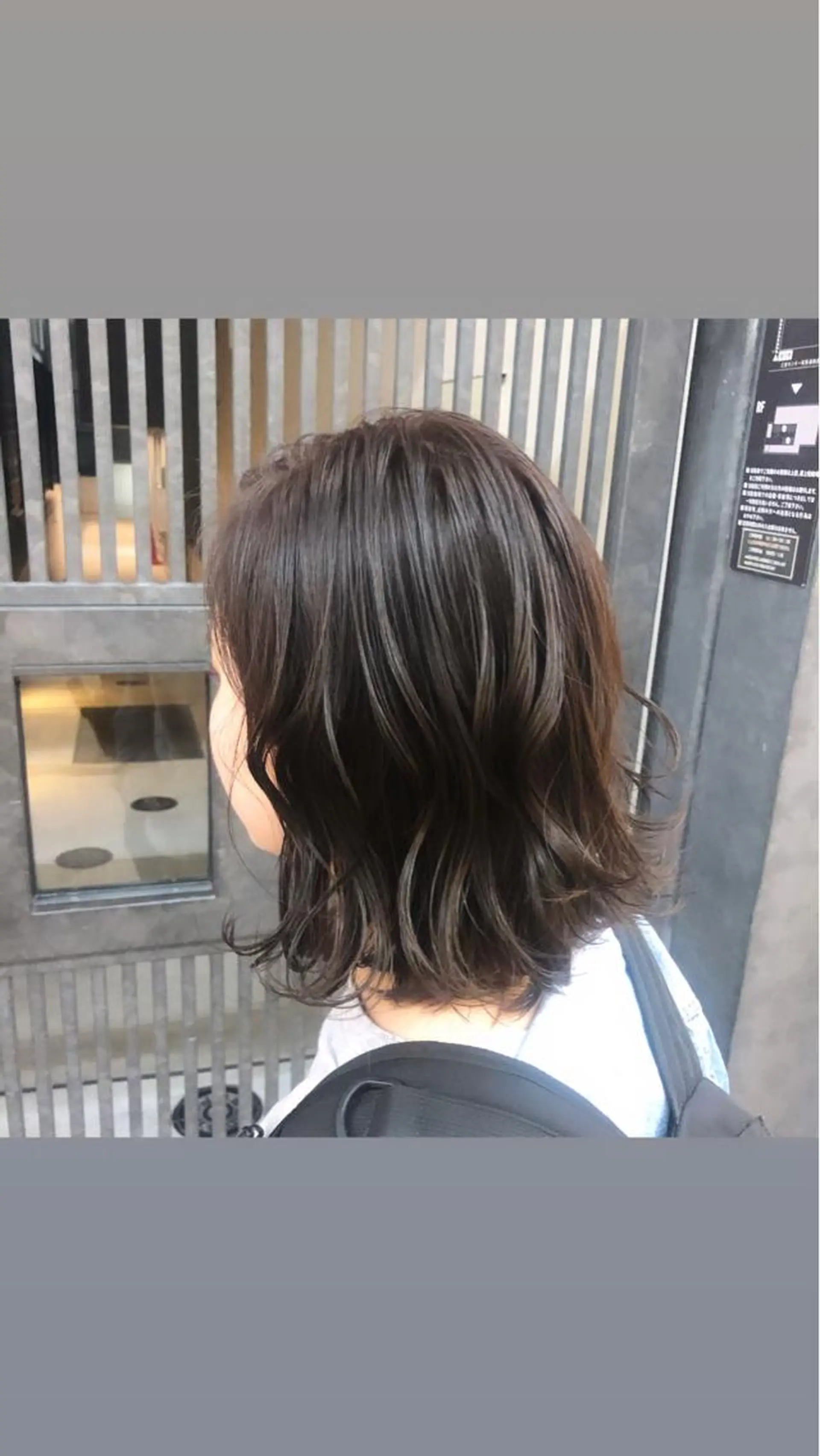 ミディアム カラー ウルフカット／吉村 桃子のヘアスタイル