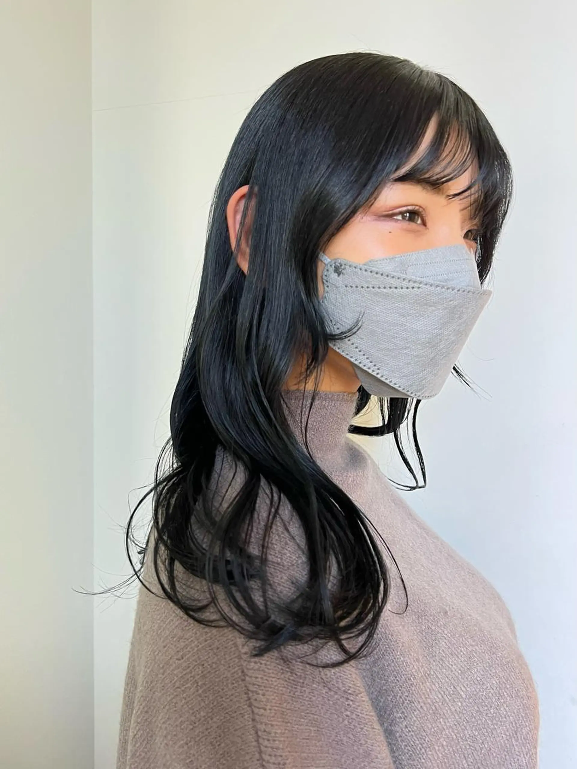 セミロング カラー 黒髪 ブルーカラー ブルーブラック 韓国風ヘア おくれ毛 韓国ヘア /男女❄️ 細江 美紅のヘアスタイル