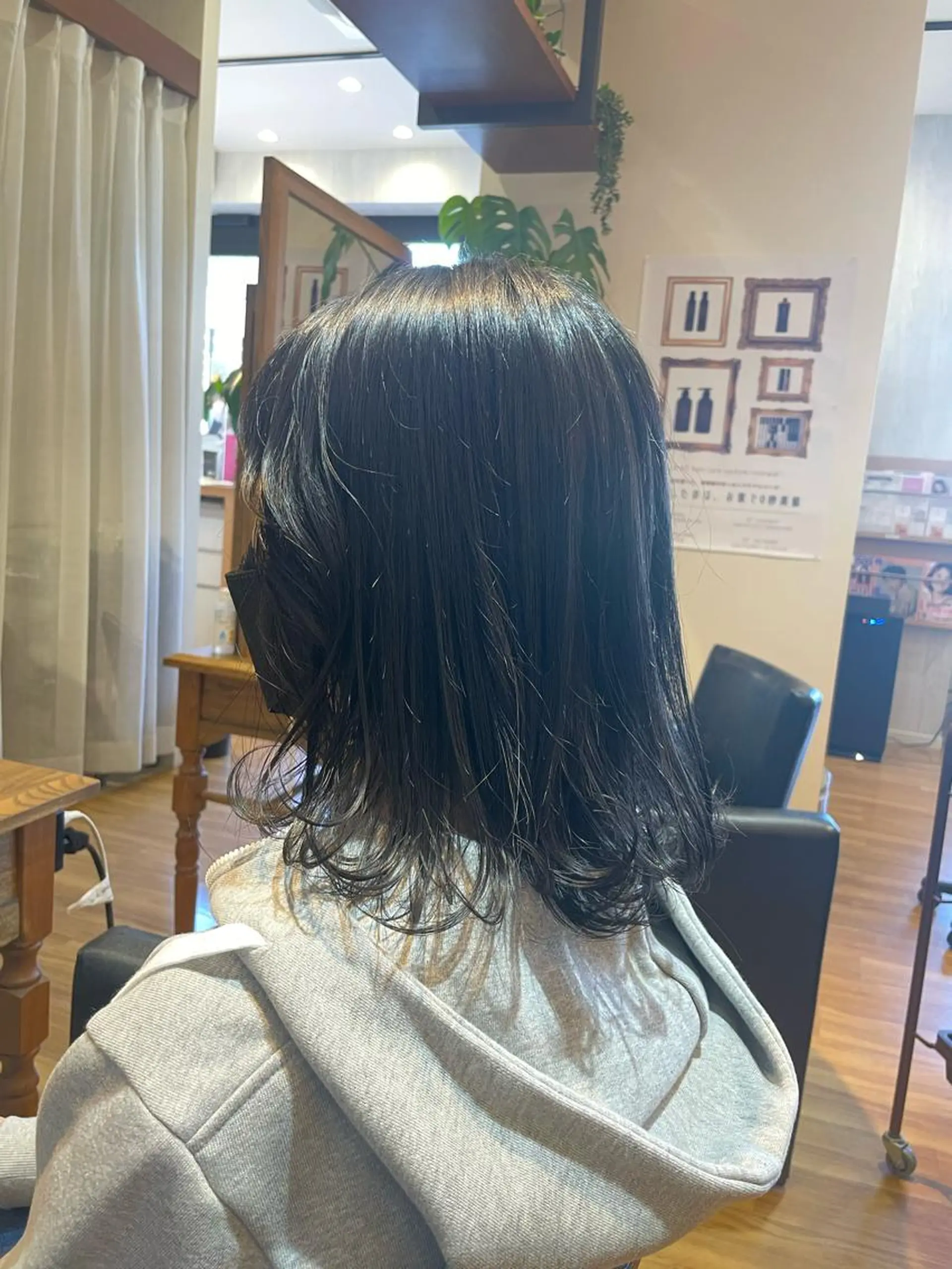 ミディアム WE RULE 札幌店 【ウィールール 札幌店】所属・✨️大人ショート 髙橋朋花のヘアスタイル