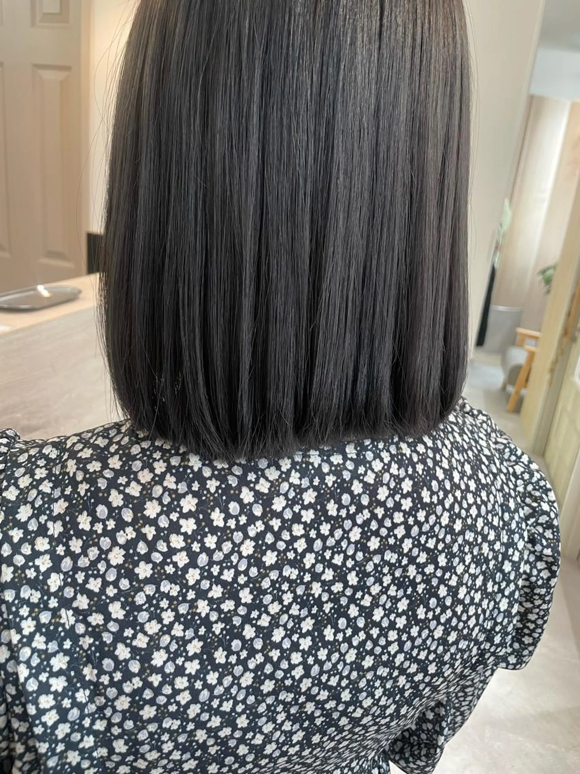 ミディアム カラー カット ヘアカラー トリートメント 西 めぐみのヘアスタイル