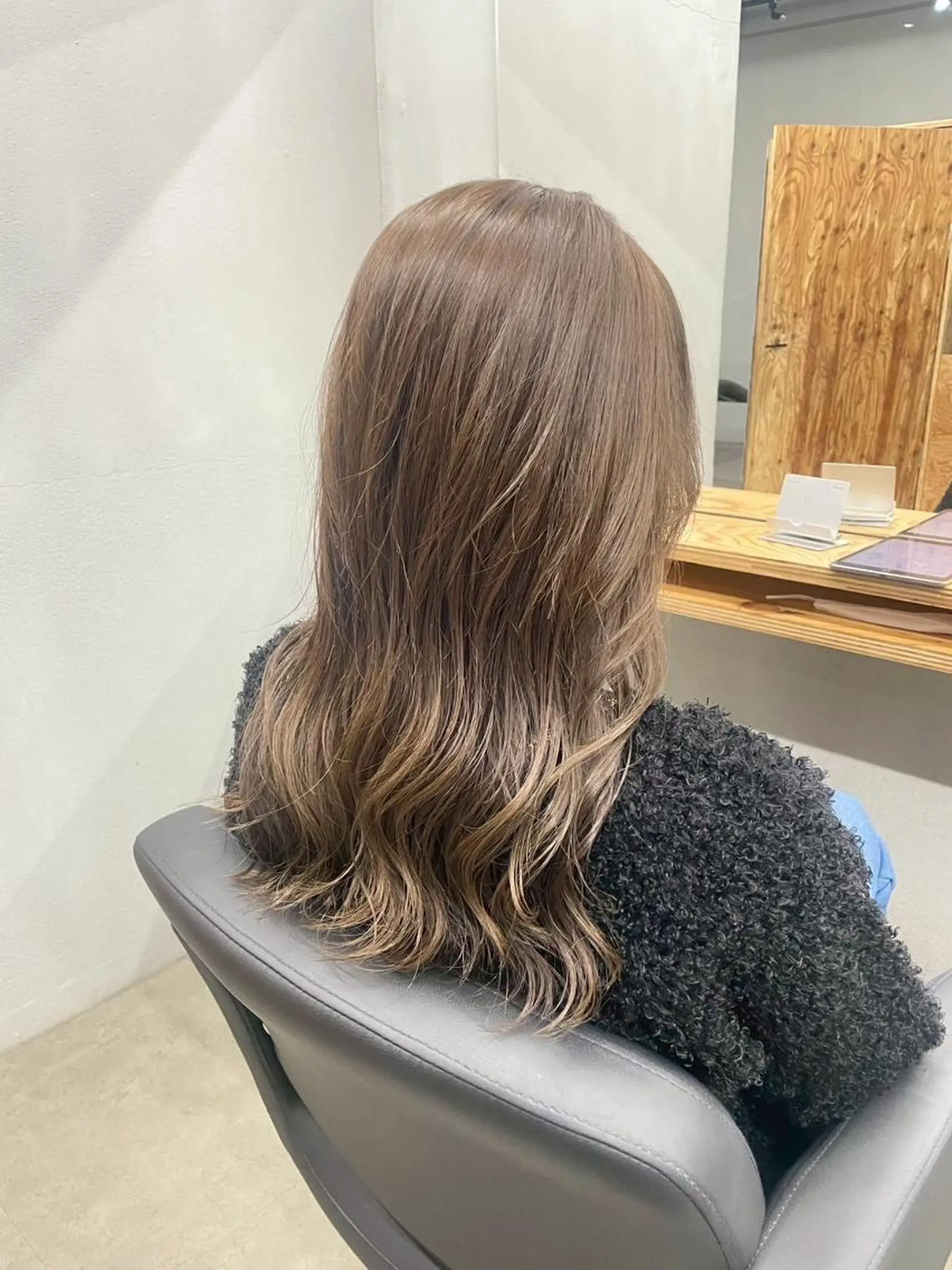 セミロング N 【エヌ】のヘアスタイル