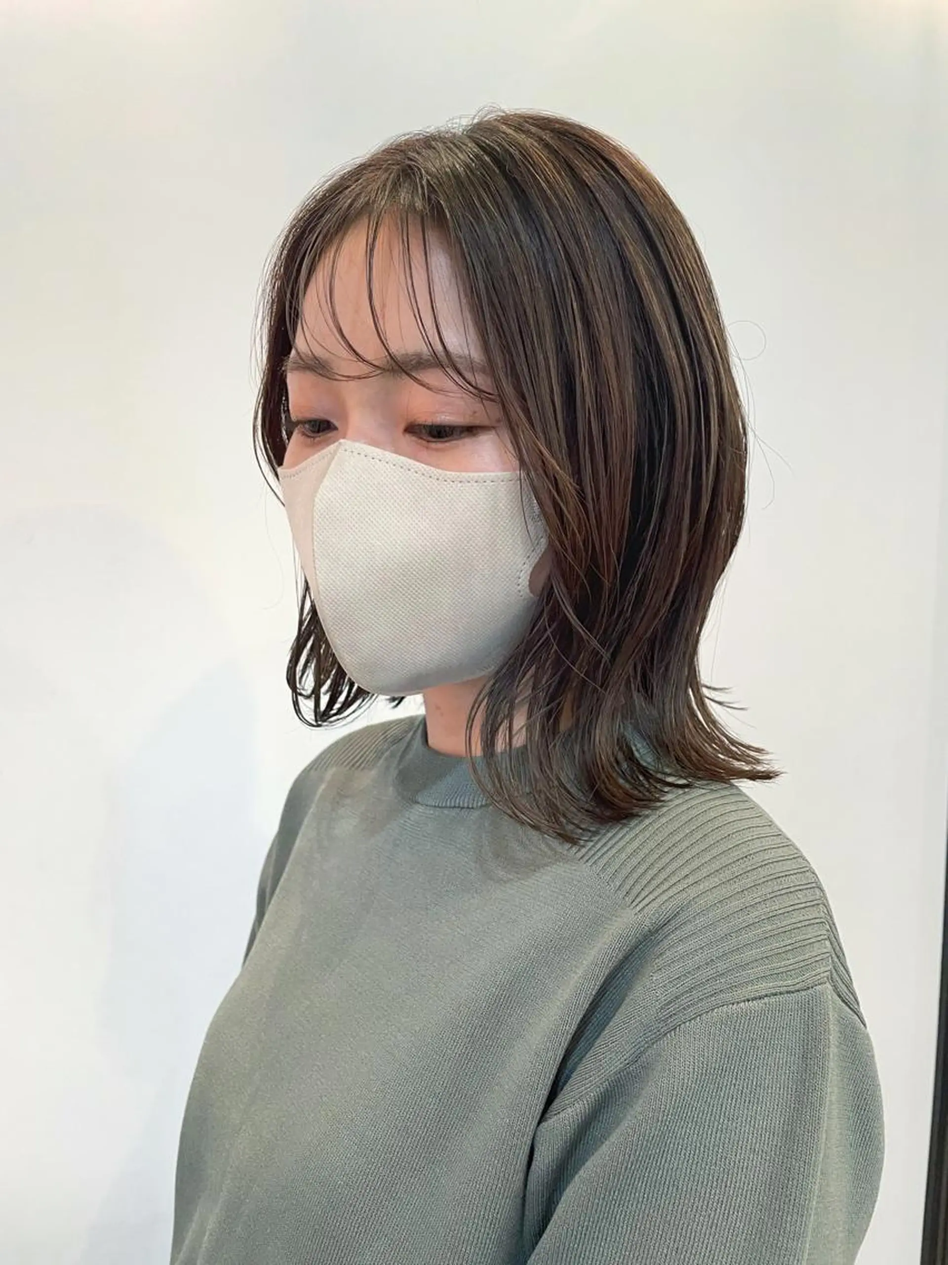 ミディアム カラー アッシュ ベージュカラー 切りっぱなしロブ カット ヘアカラー HIROKI ” stylistのヘアスタイル