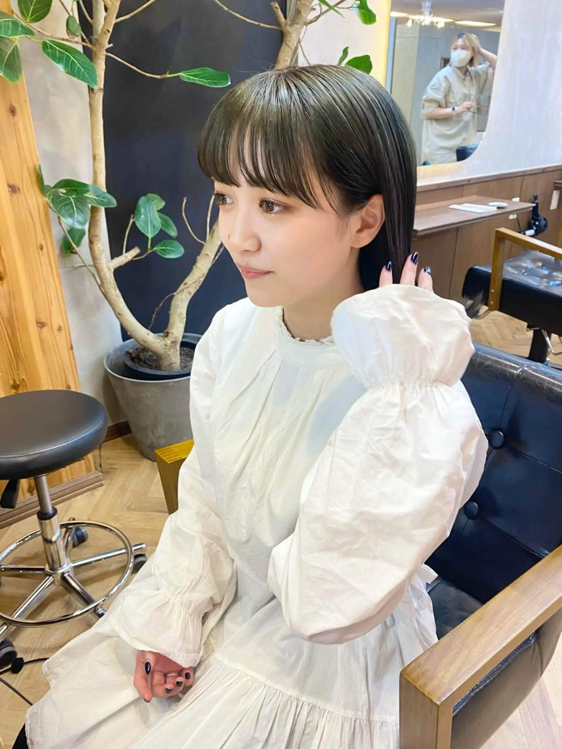 ミディアム 髪と音処 マトぺ所属・デザインカラー/ボブ ブリーチカラー/ユリのヘアスタイル